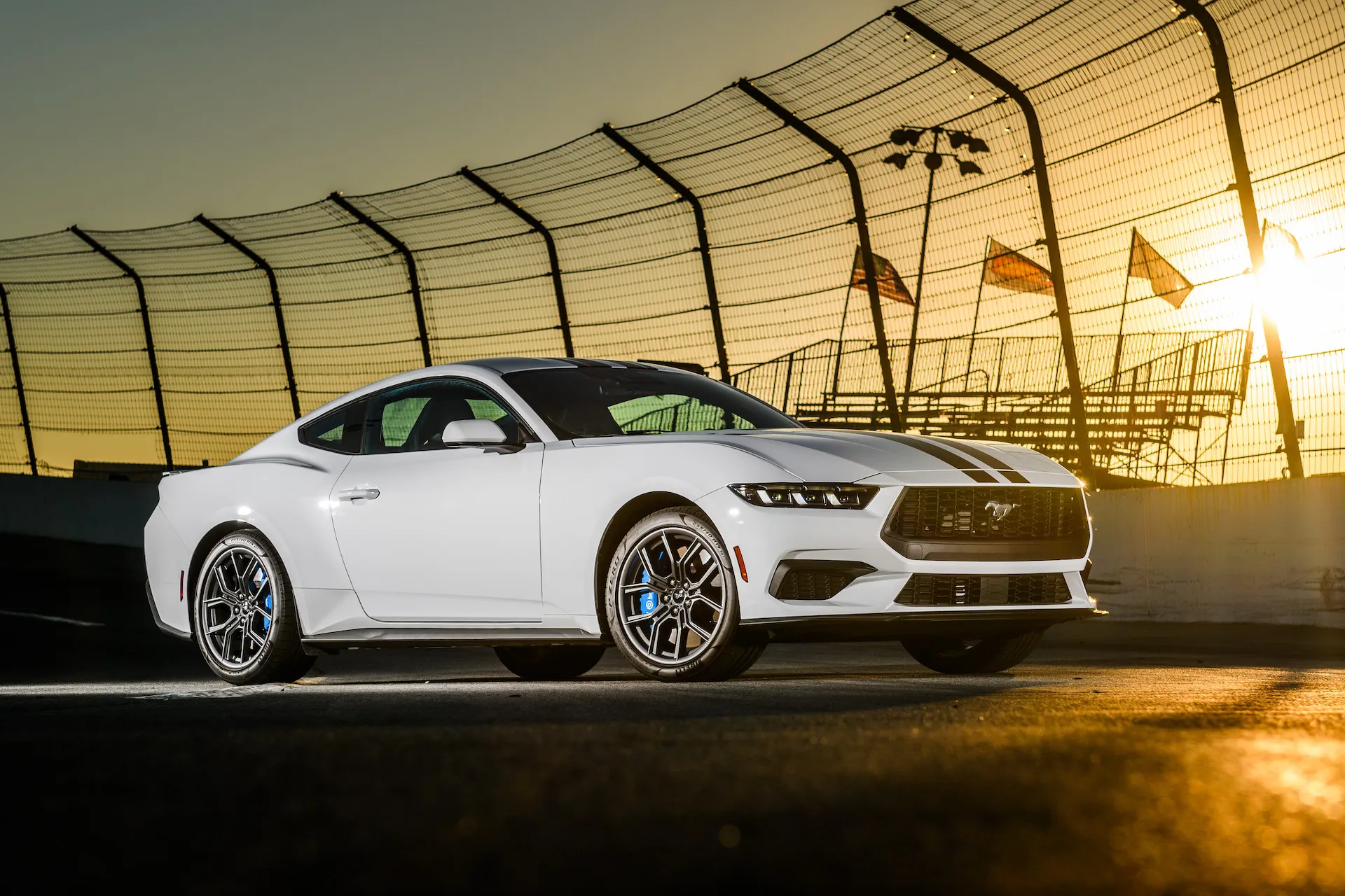 Review 2024 Ford Mustang EcoBoost adds tech, keeps essence Car News