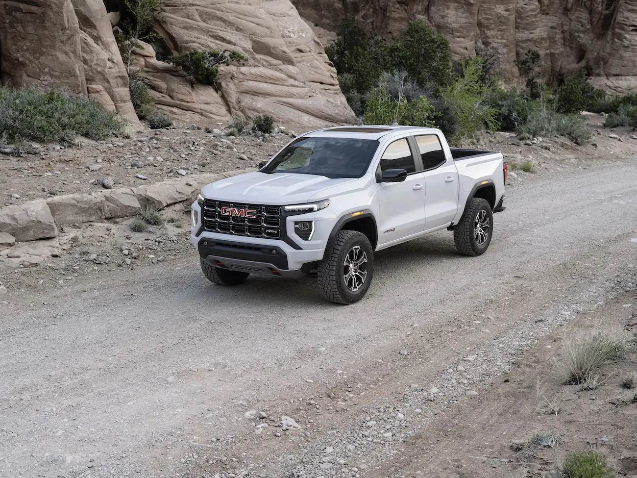 2024 GMC Canyon, VW Golf top this week’s new car reviews