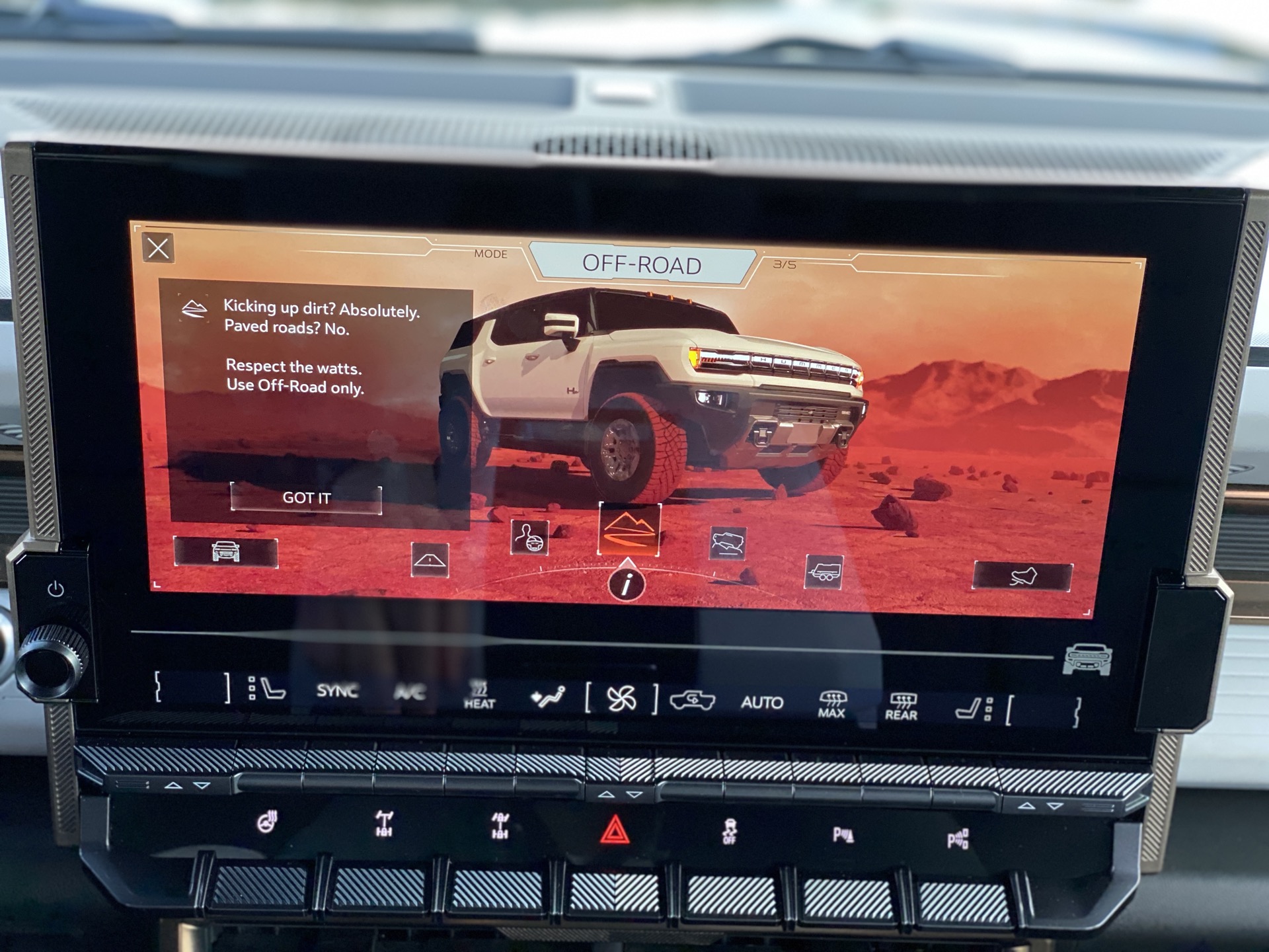 Review 2024 GMC Hummer EV SUV shows off what can be