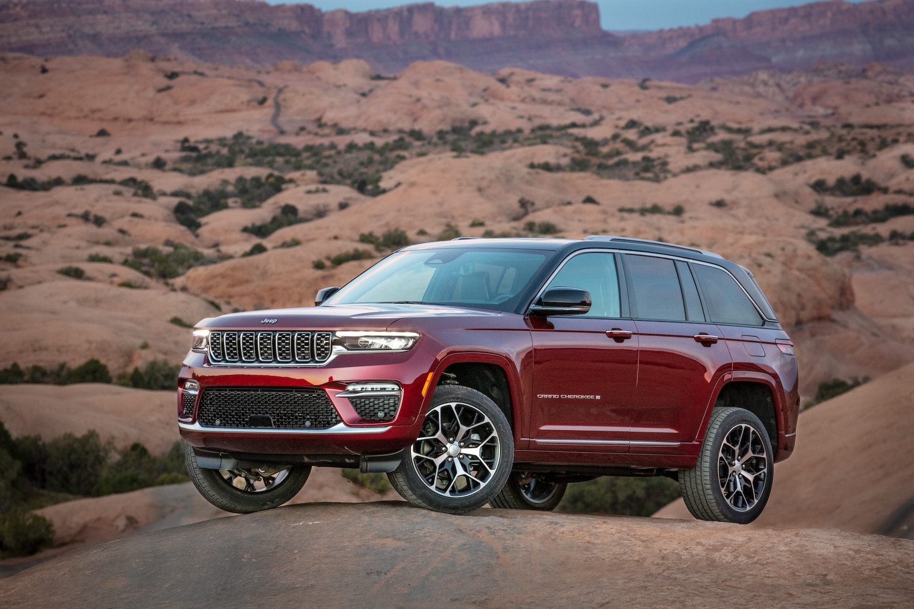 Next Jeep Grand Cherokee tipped with gas and electric options Auto Recent