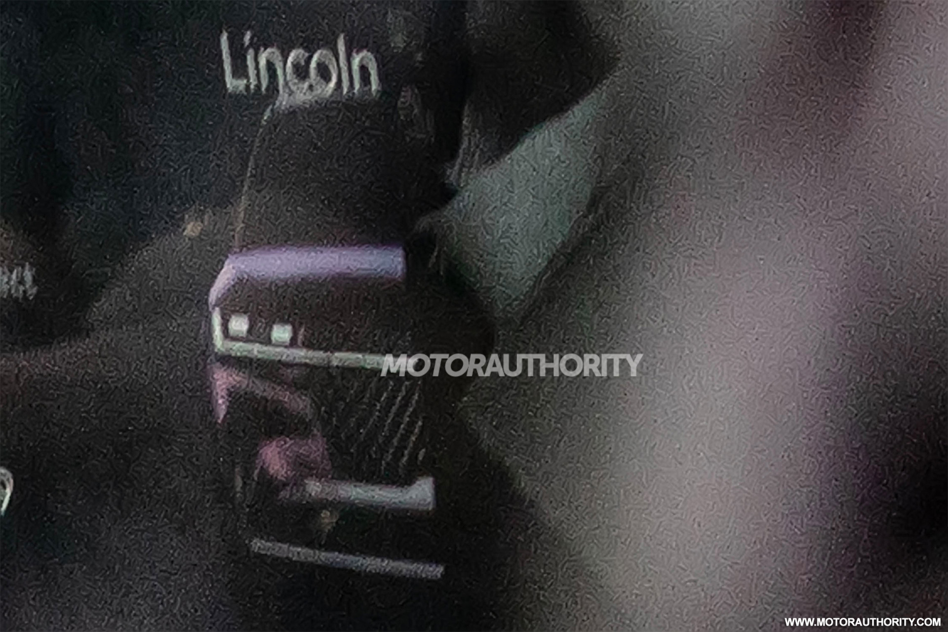 2025 Lincoln Aviator spy shots