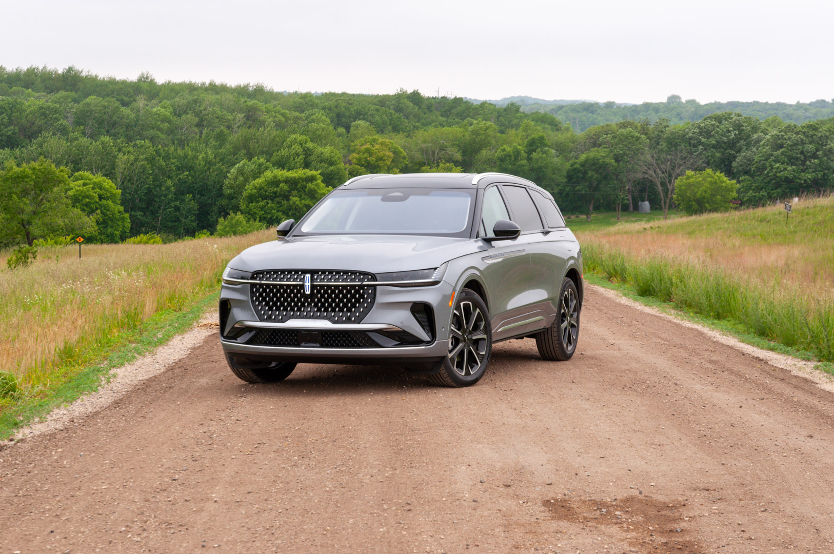 2024 Lincoln Nautilus hybrid dethrones Lexus RX