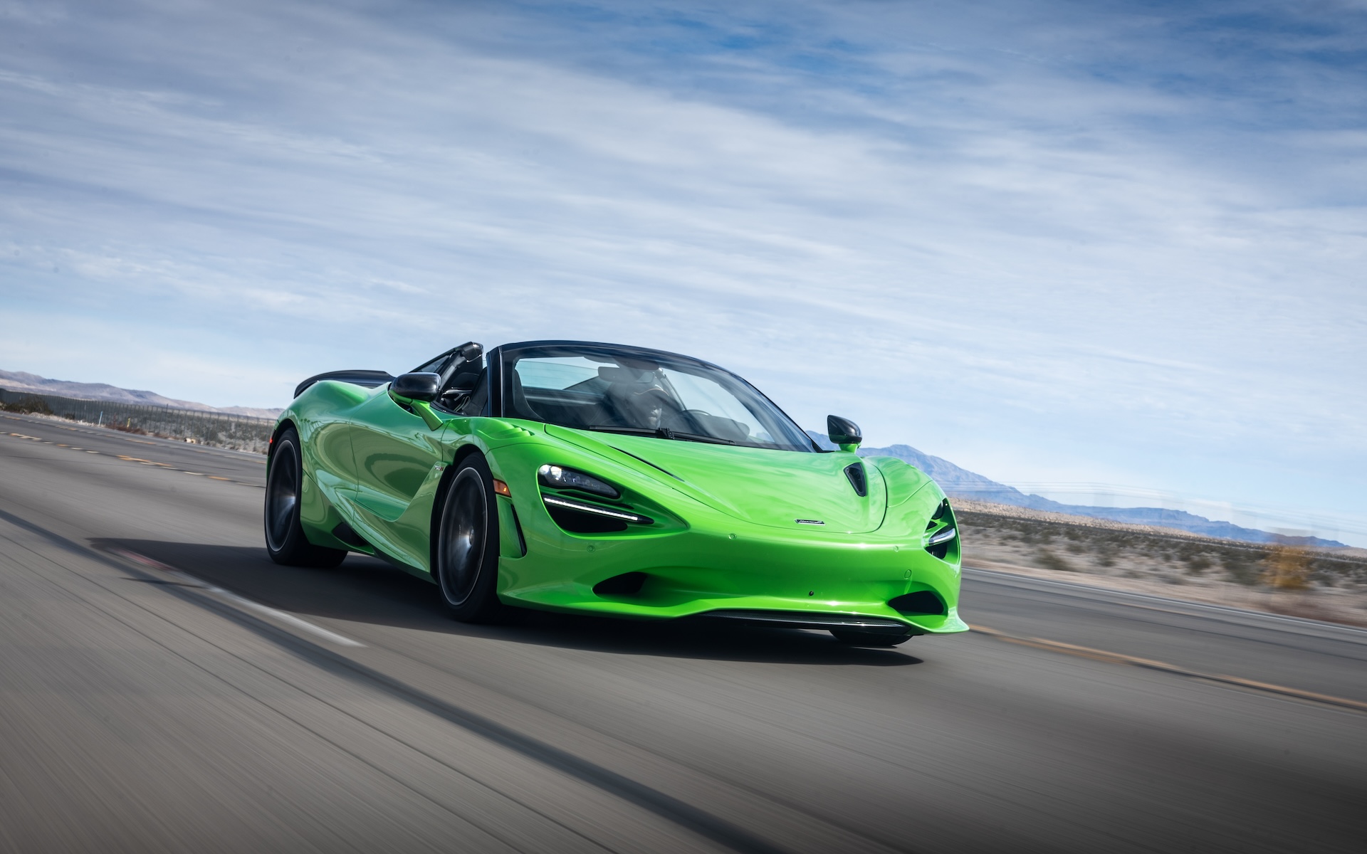 Review 2024 McLaren 750S reigns on the track, street