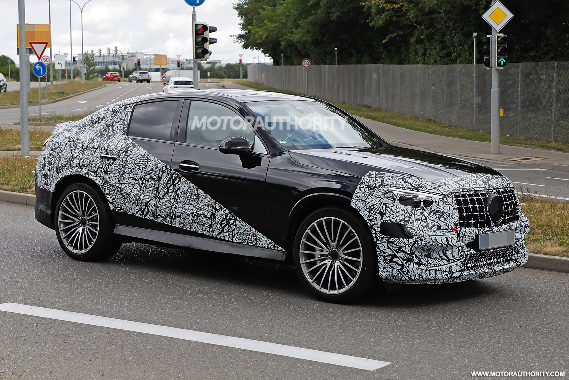 2024 Mercedes-Benz AMG GLC 63 S E Performance Coupe spy shots - Photo credit: S. Baldauf/SB-Medien