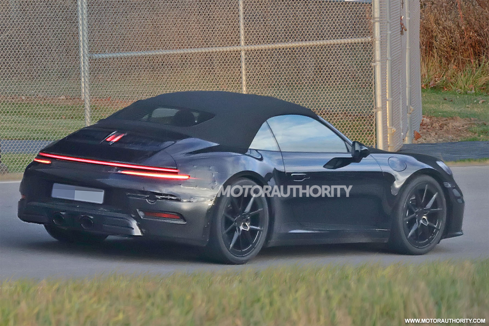 2024 Porsche 911 Cabriolet spy shots