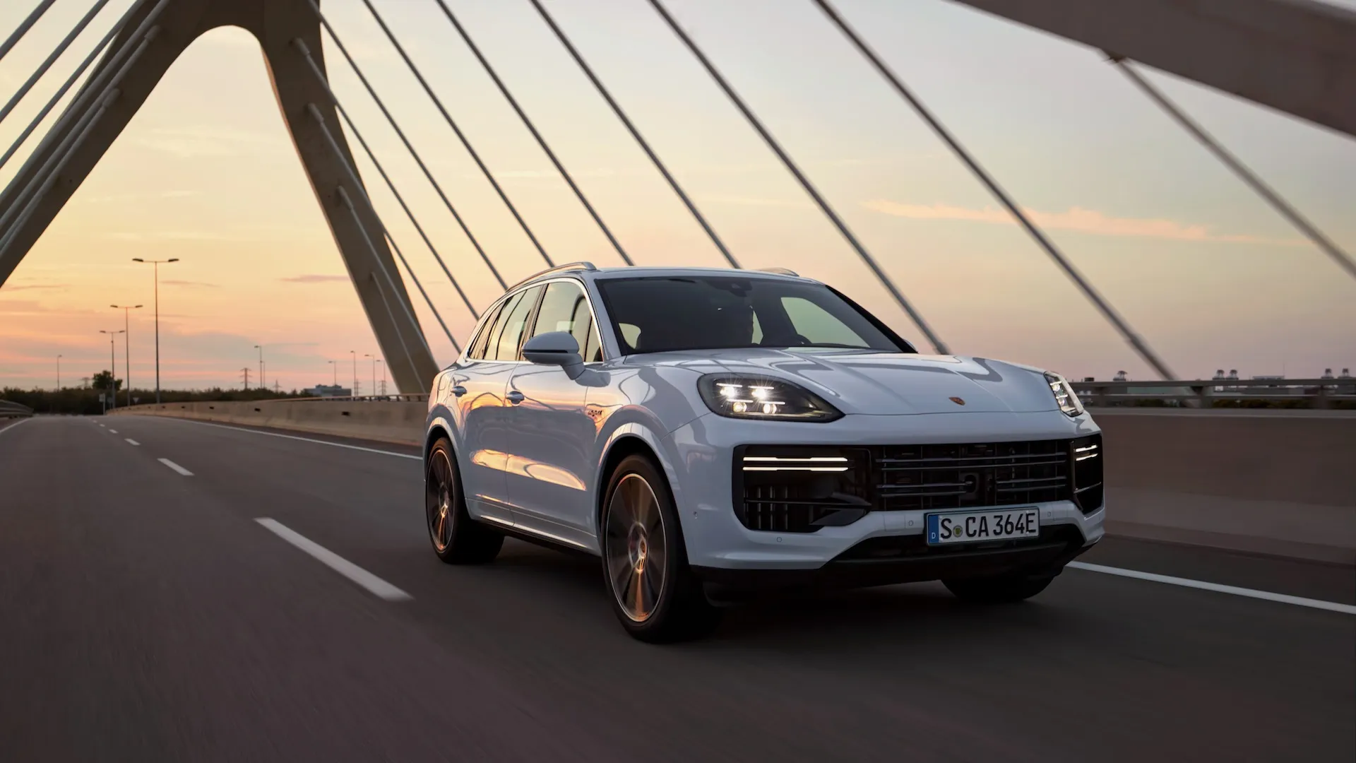 2024 Porsche Cayenne Turbo E-Hybrid is essentially the most highly effective Cayenne ever