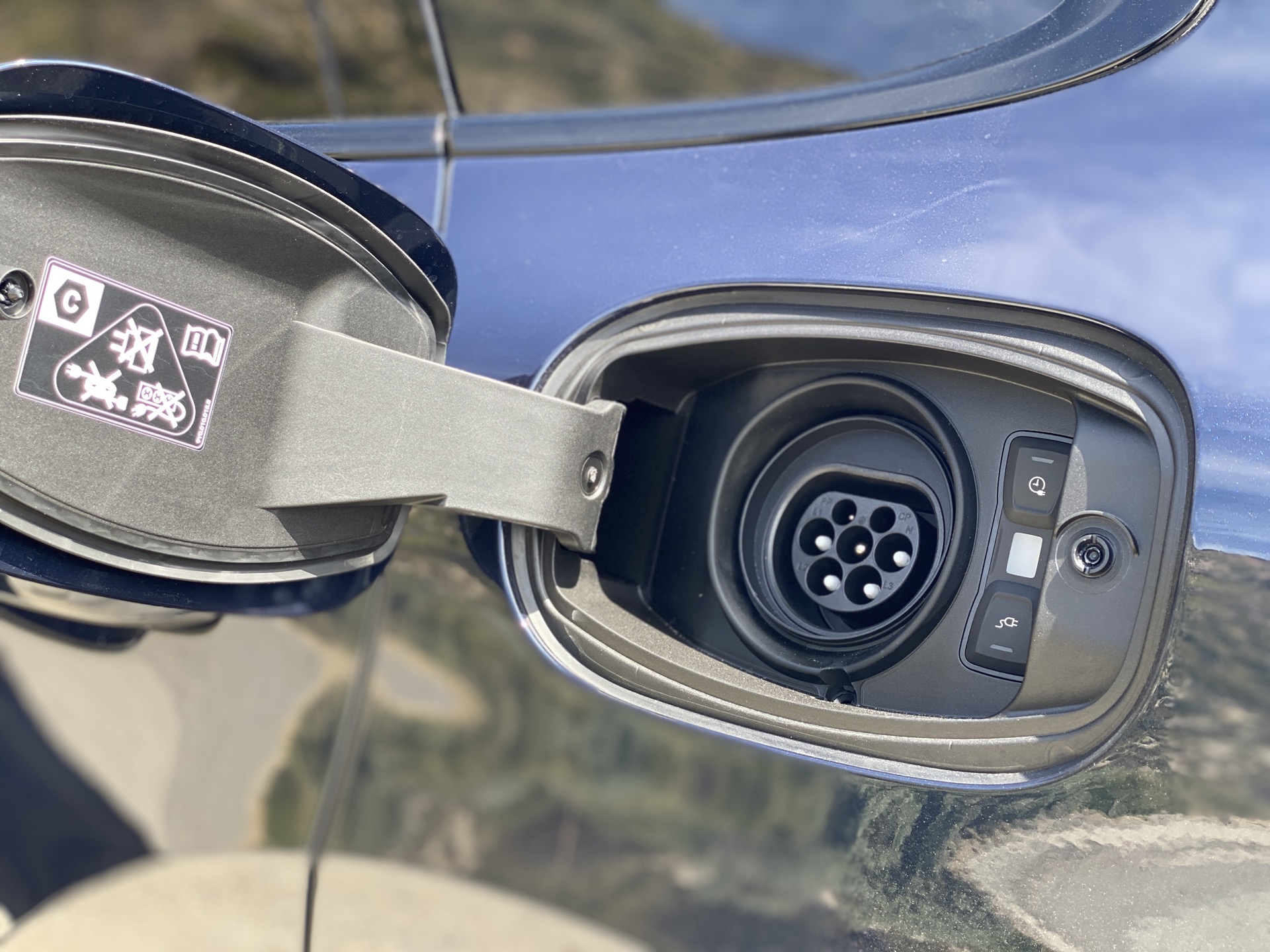 Review 2024 Porsche Cayenne EHybrid bridges the EV hole