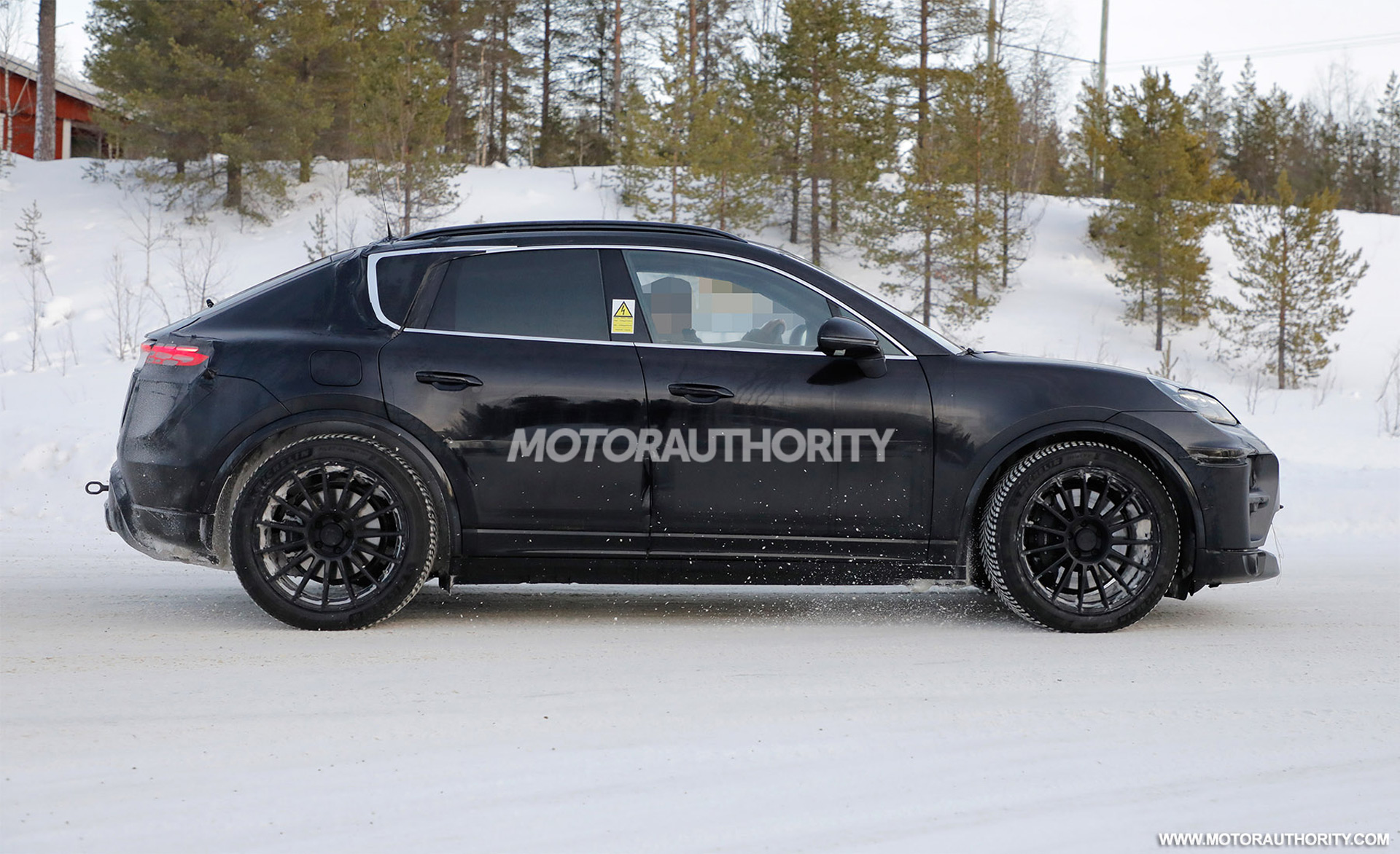 Fotos espía del Porsche Macan EV 2024 - Crédito de la foto: S. Baldauf/SB-Medien