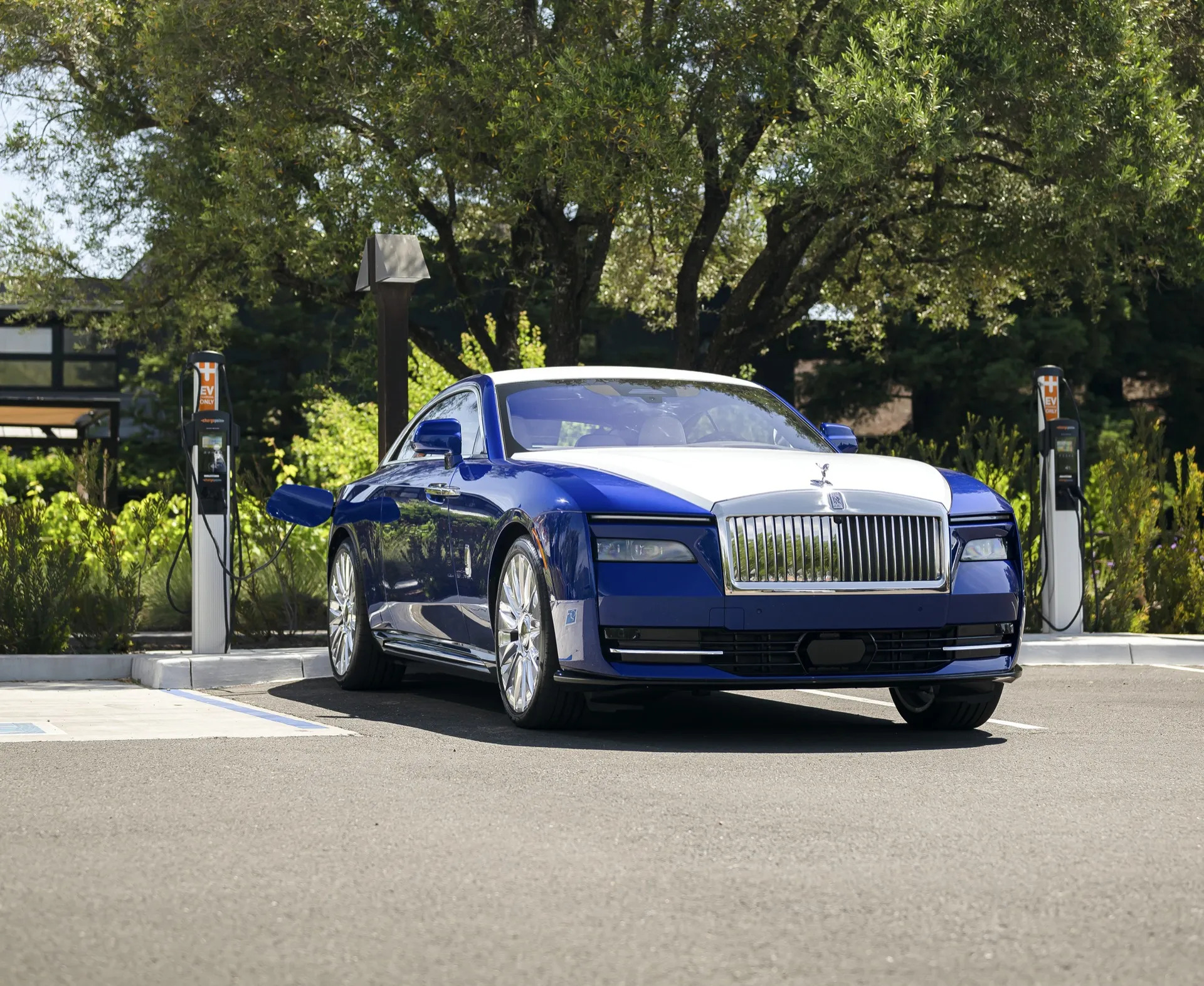 Rolls Royce Spectre expected to cost R10 million