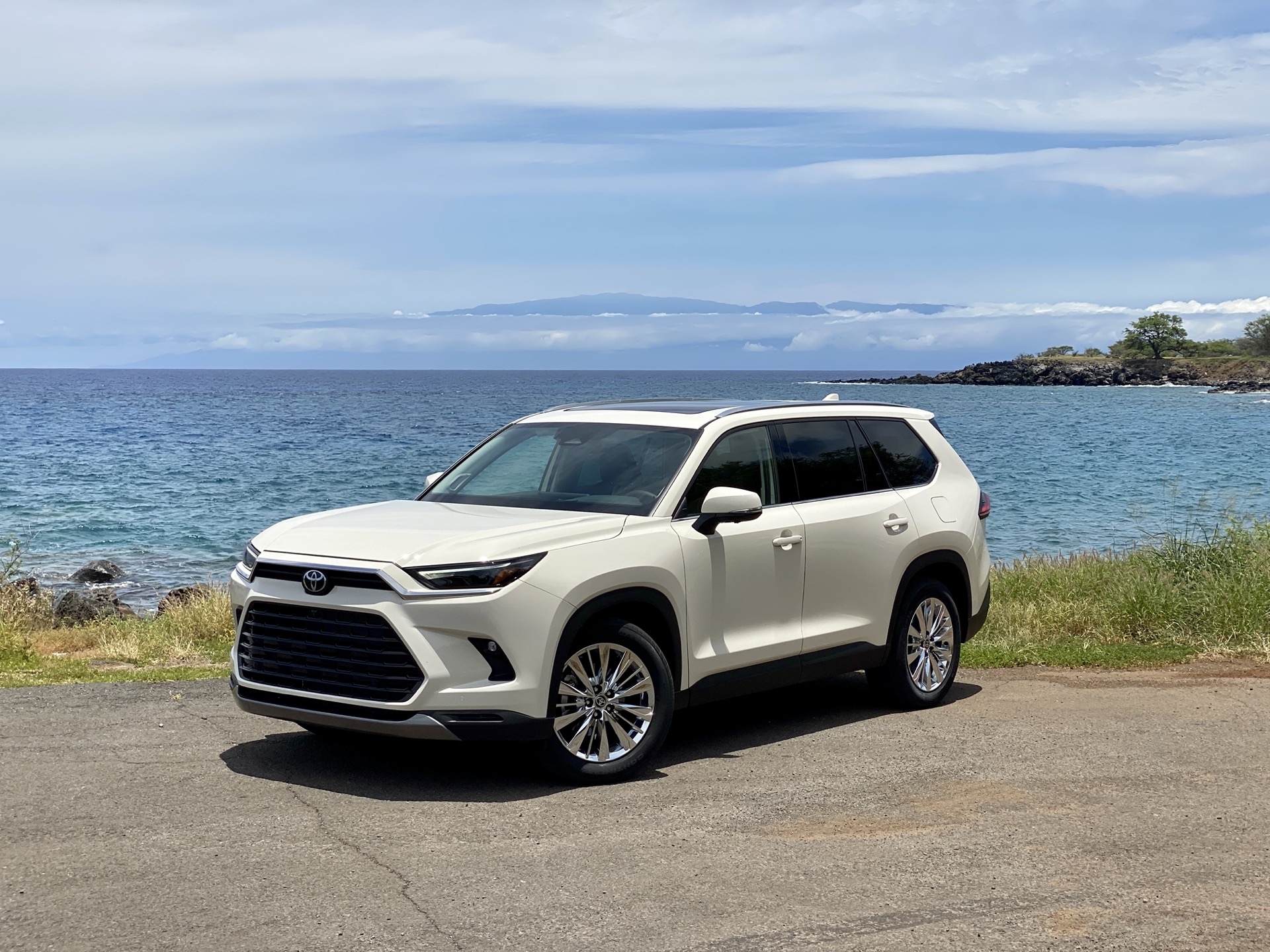 2024 Toyota Highlander Review: Prices, Specs, and Photos
