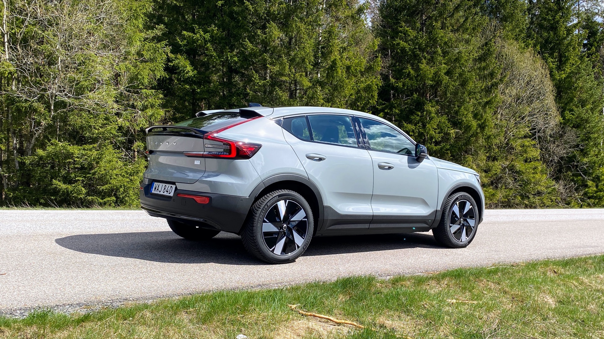 Review 2024 Volvo XC40 Recharge, C40 Recharge show less can be more