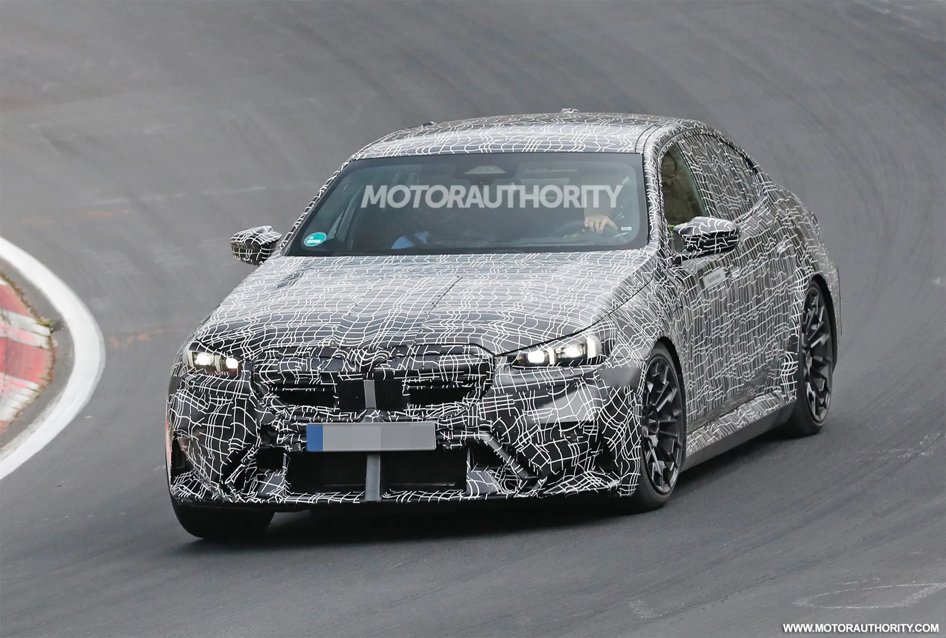 2025 BMW M5 spy shots and video