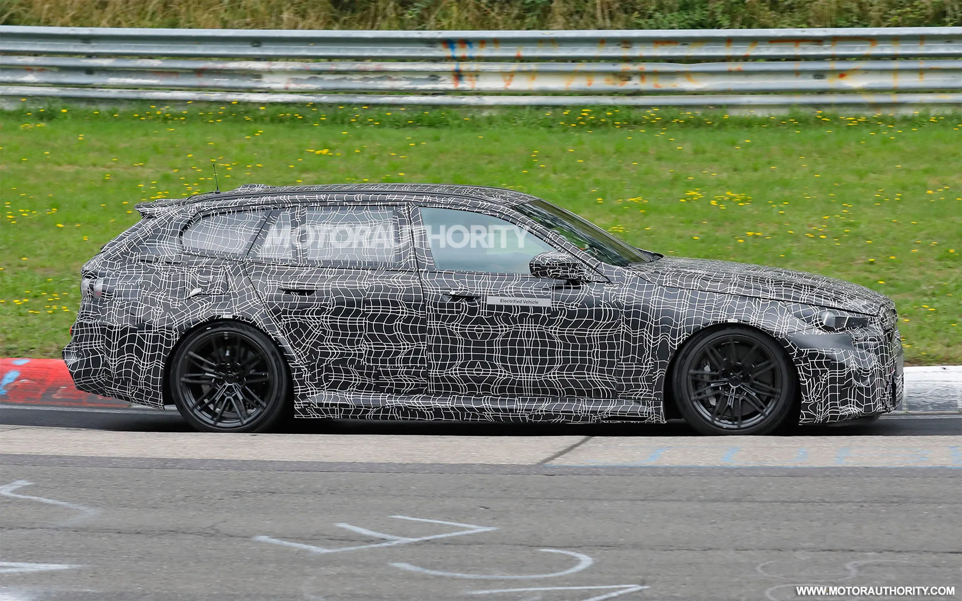 2025 BMW M5 Touring, 2028 Lamborghini EV prototype: Today’s Car News Auto Recent