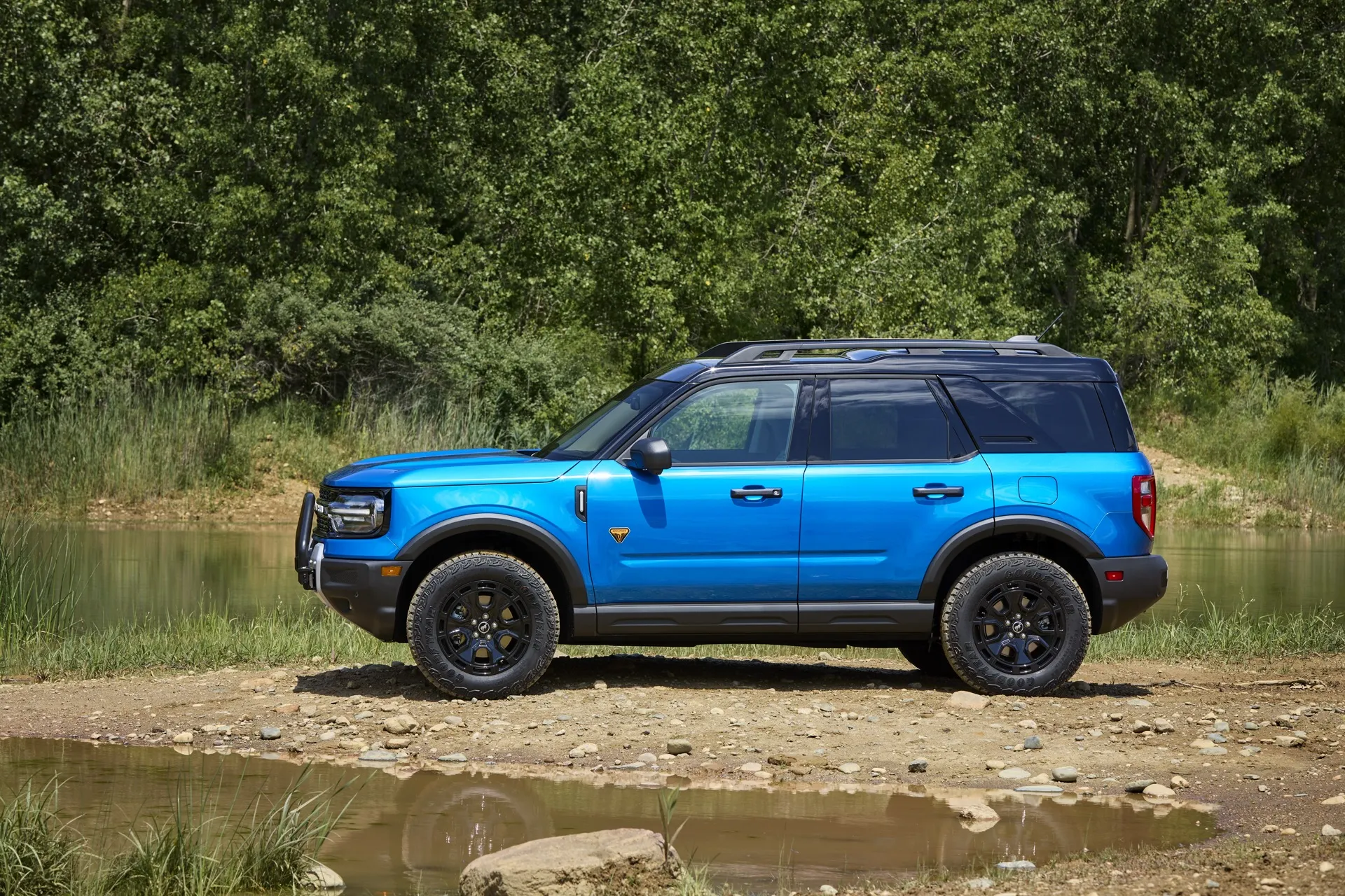 2025-ford-bronco-sport_100940150_h.webp