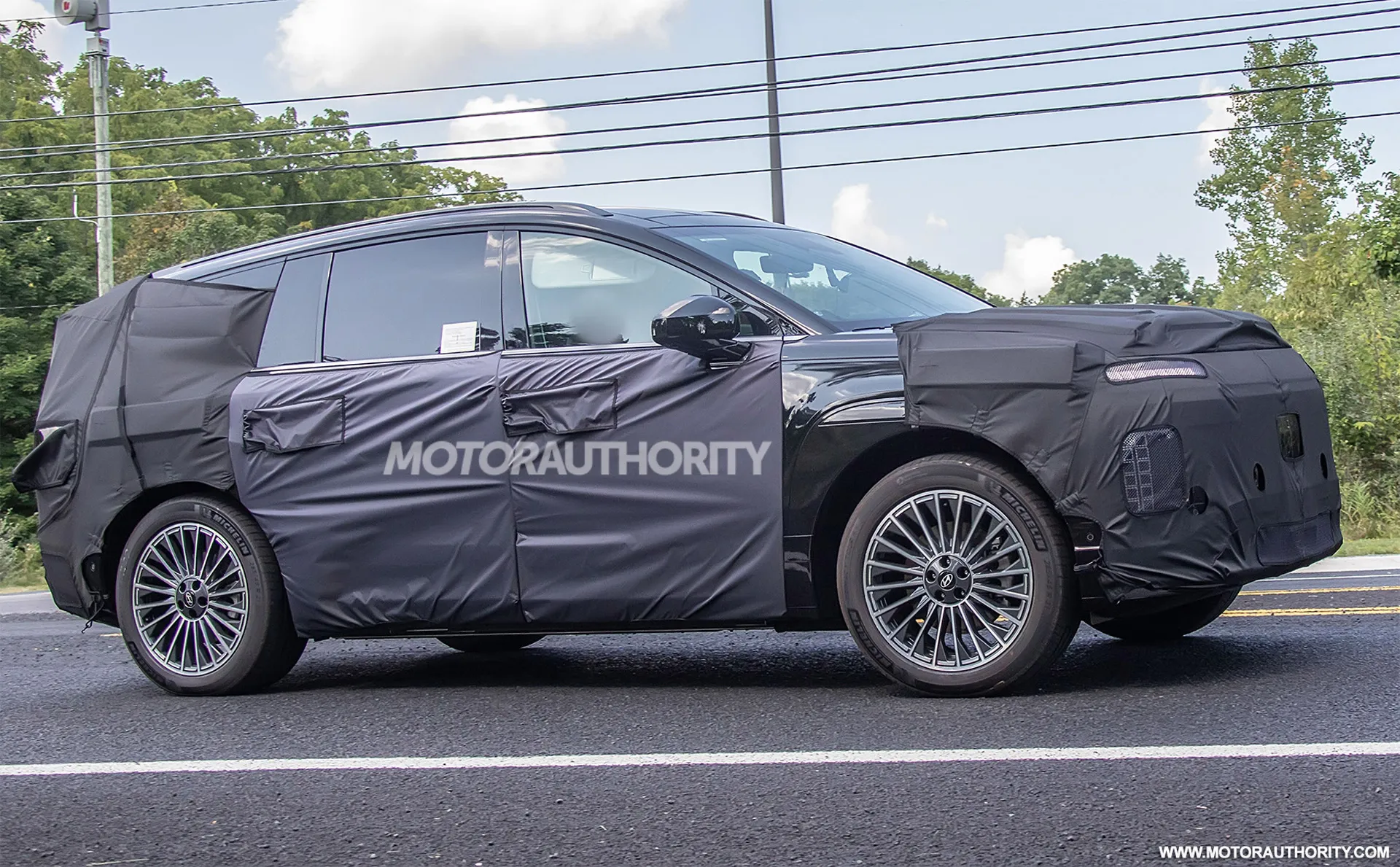 2025 Hyundai Ioniq 9 - Image 5