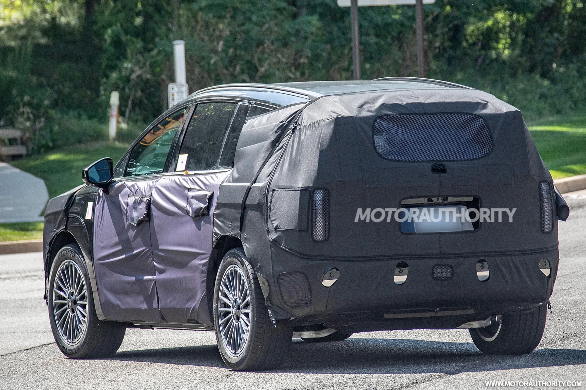 2025 Hyundai Ioniq 9 - Image 7