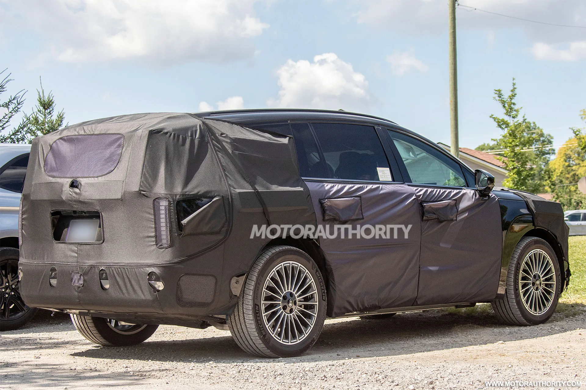 2025 Hyundai Ioniq 9 - Image 4