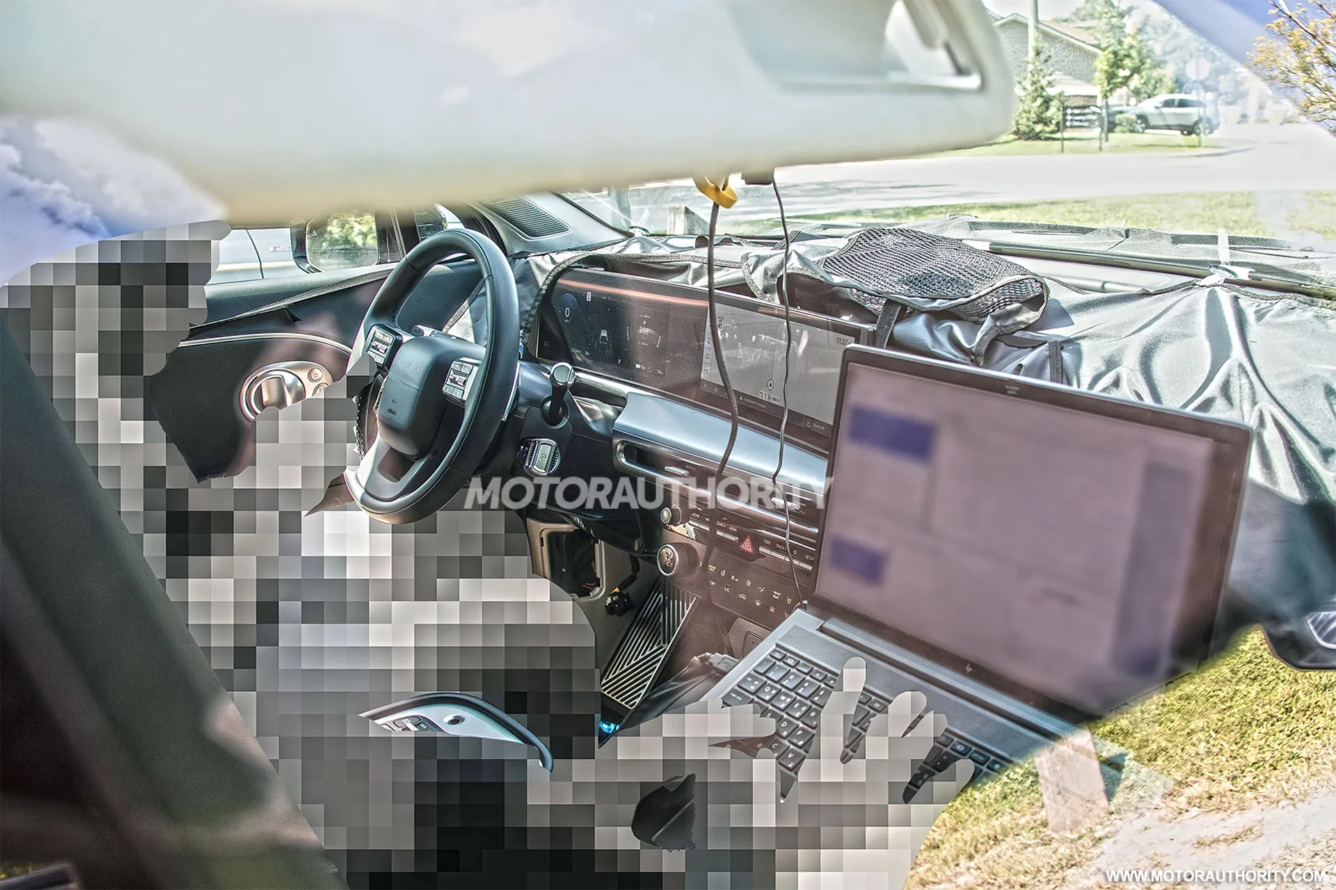 2025 Hyundai Ioniq 9 - Image 12