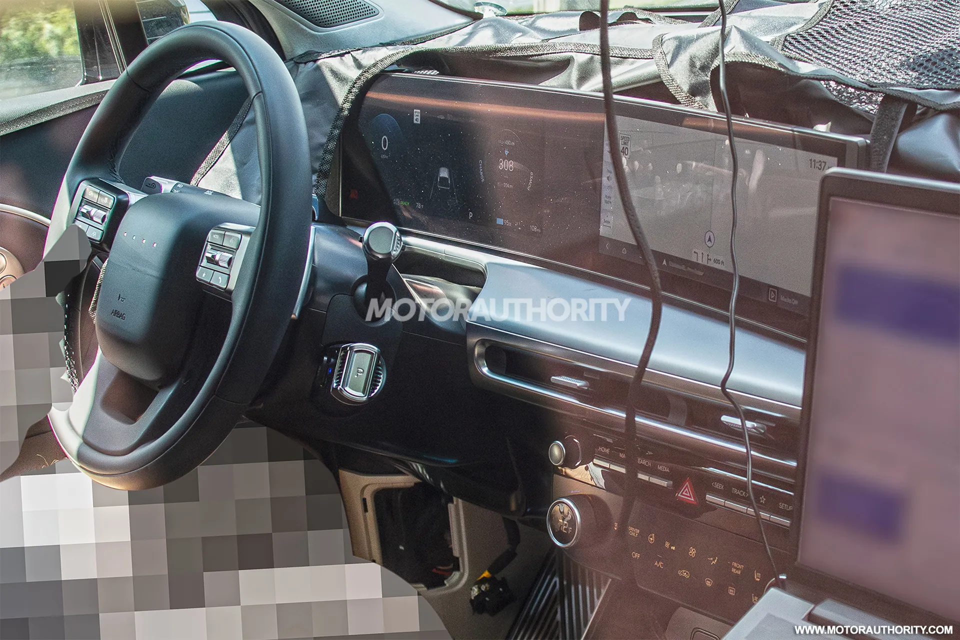 2025 Hyundai Ioniq 9 - Image 13