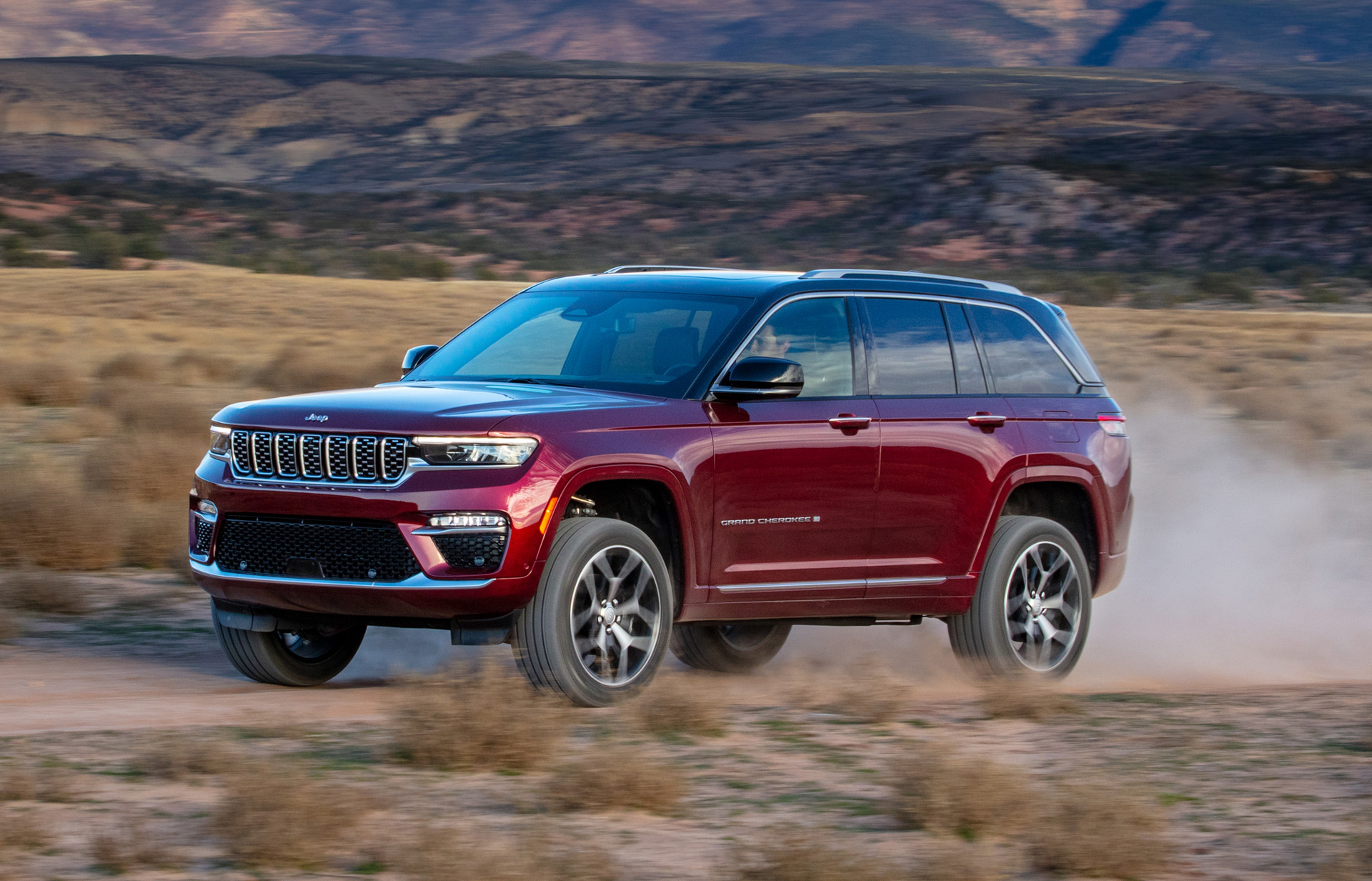 2025 Jeep Grand Cherokee bags sharper pricing for V-6 models