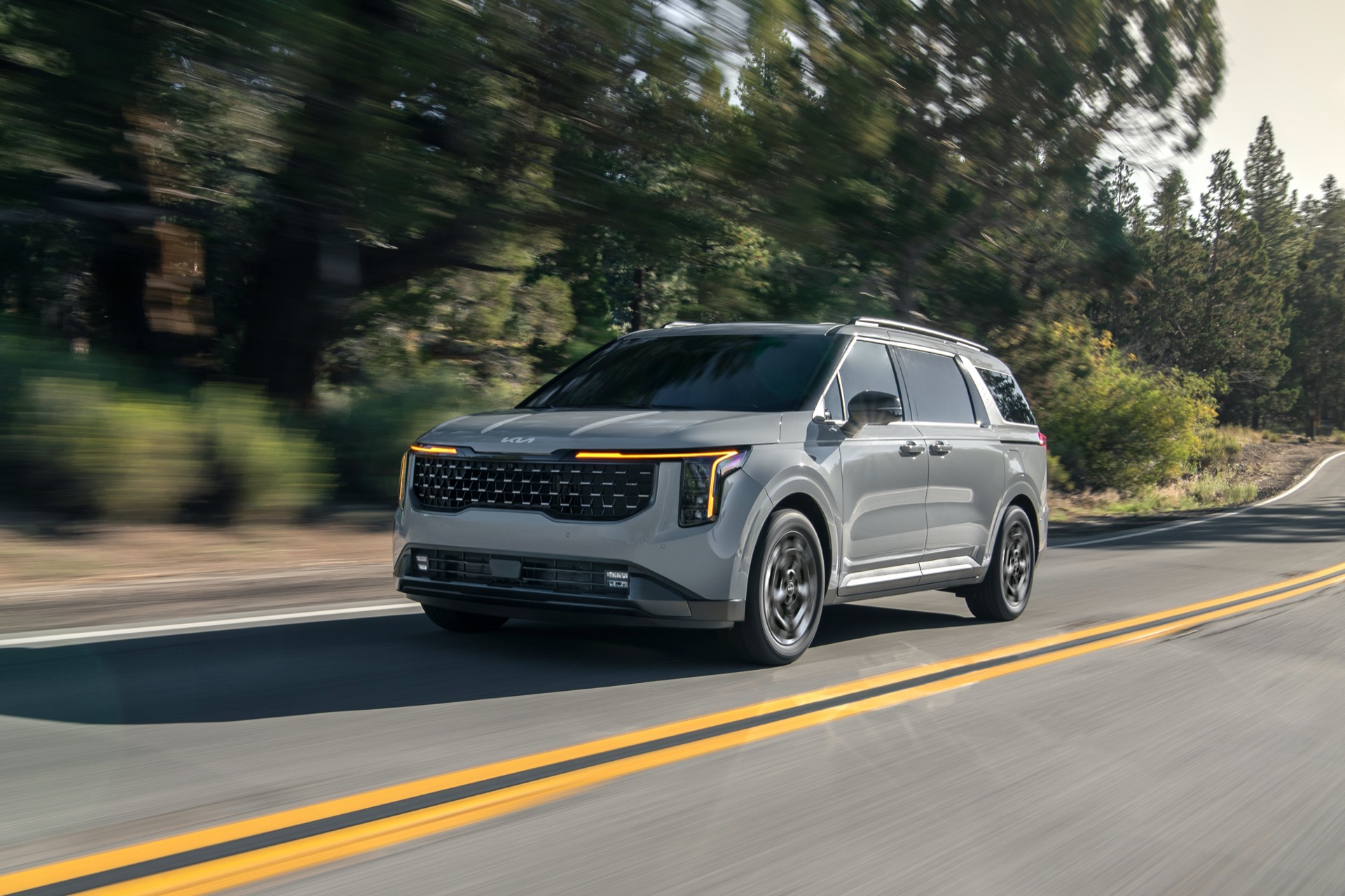 2025 Kia Carnival preview