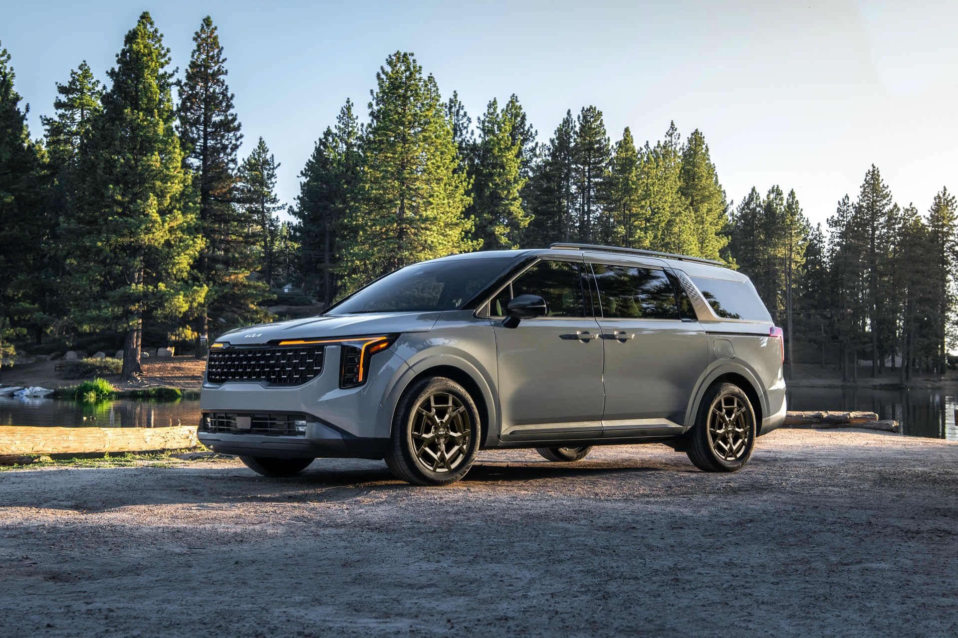 Kia Carnival vs Chrysler Pacifica