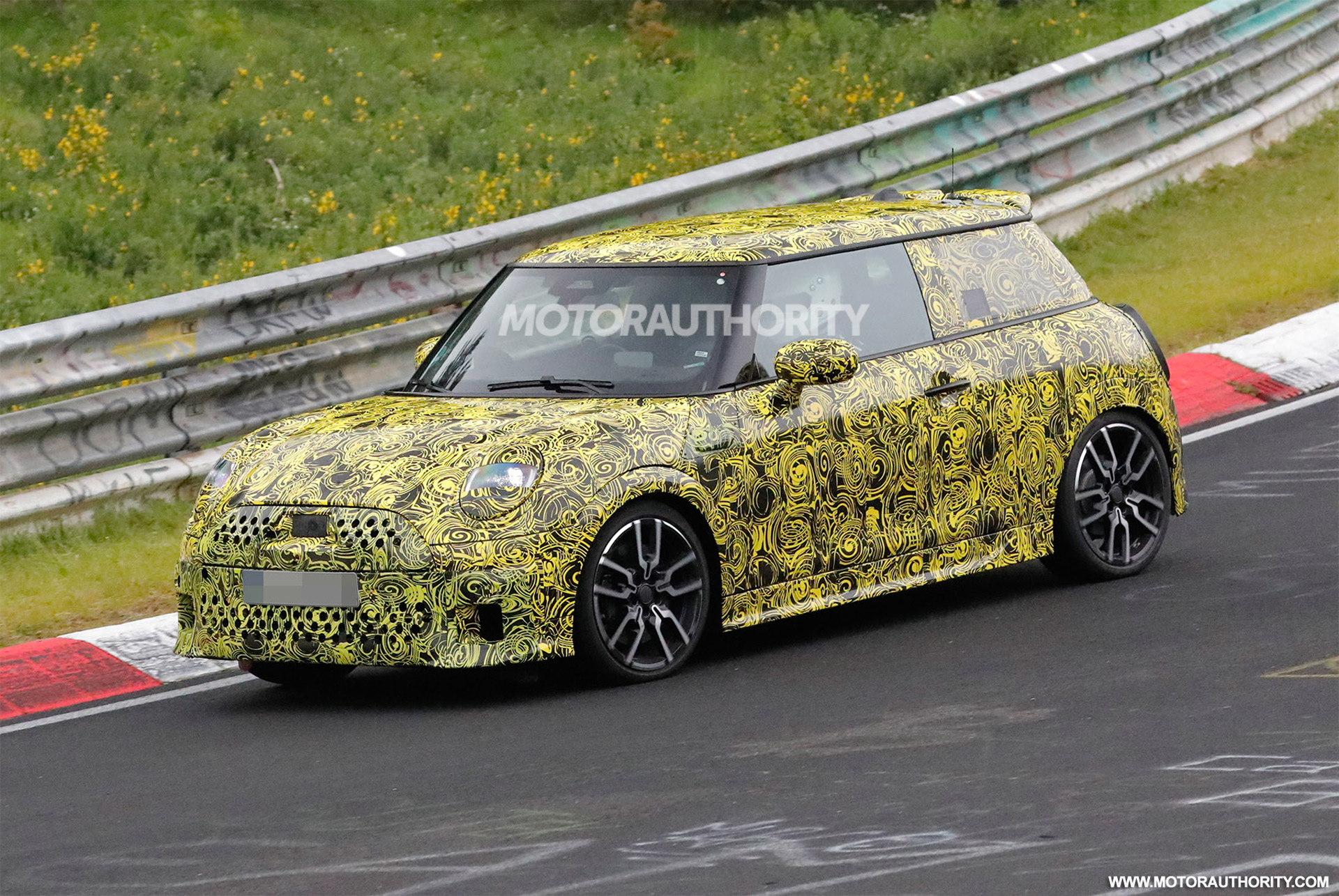 2025 Mini Cooper S spy pictures