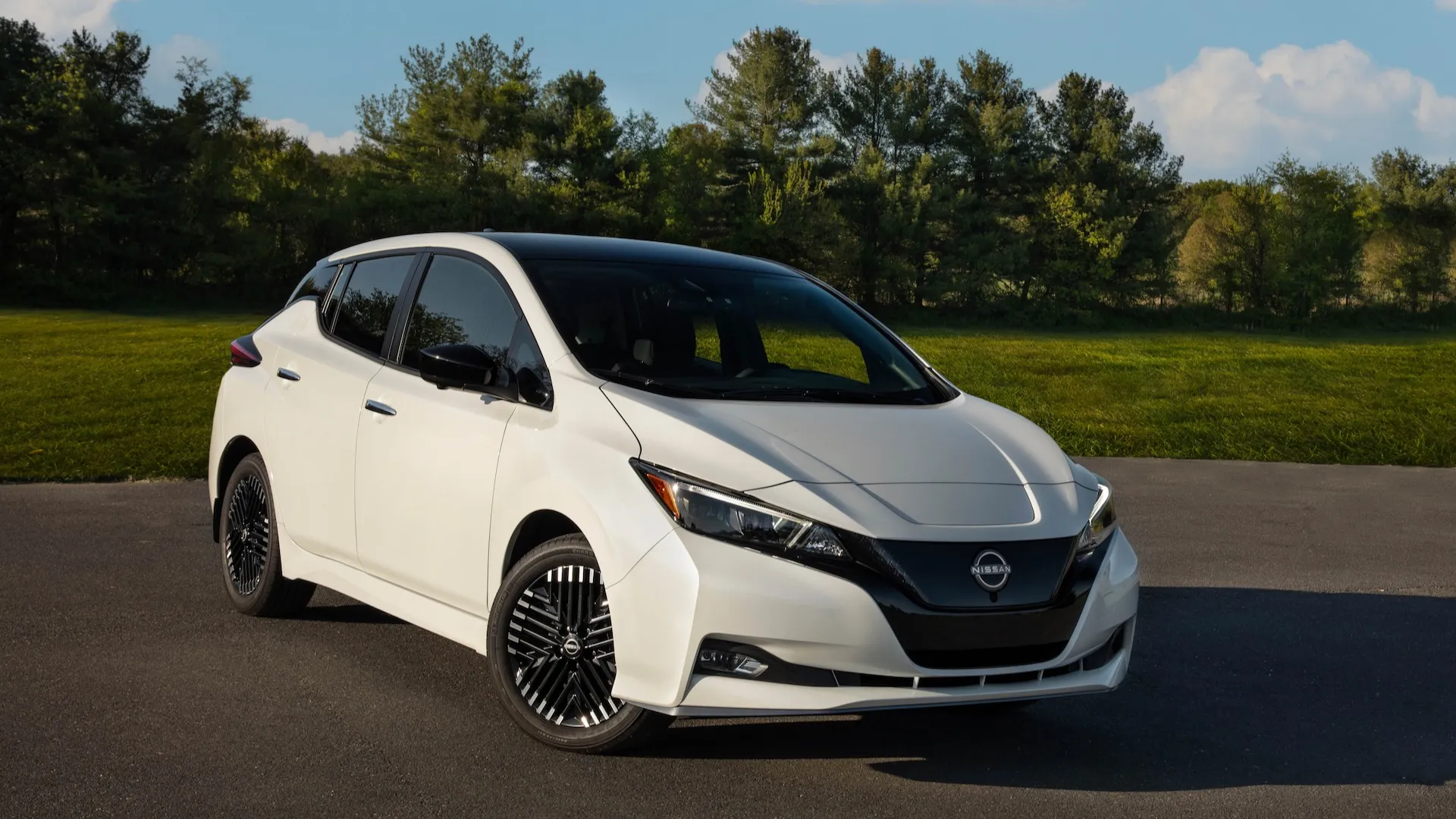 2025 Nissan Leaf is now cheaper than Versa economy car