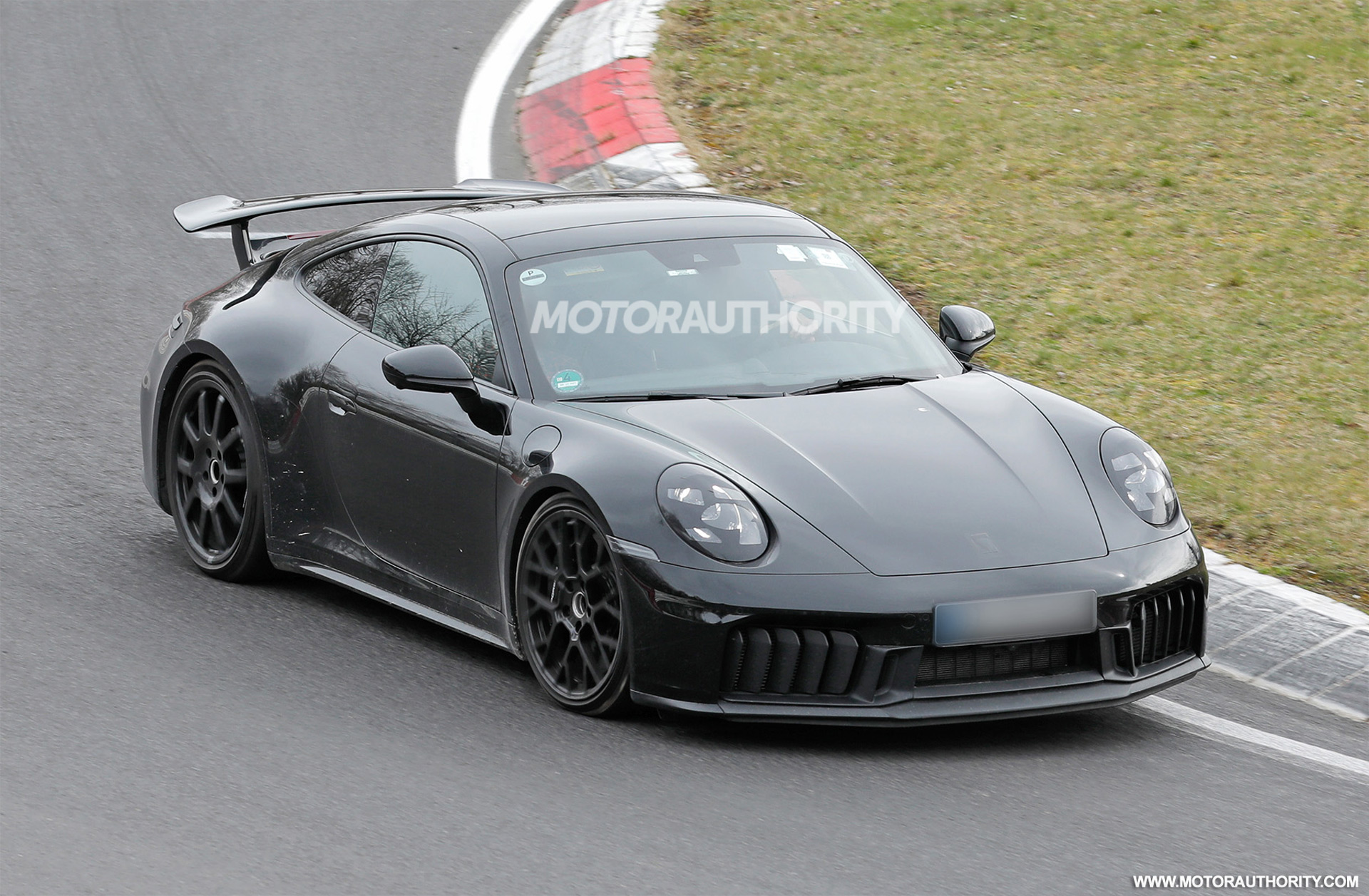 2025 Porsche 911 spied with almost zero camouflage Auto Recent