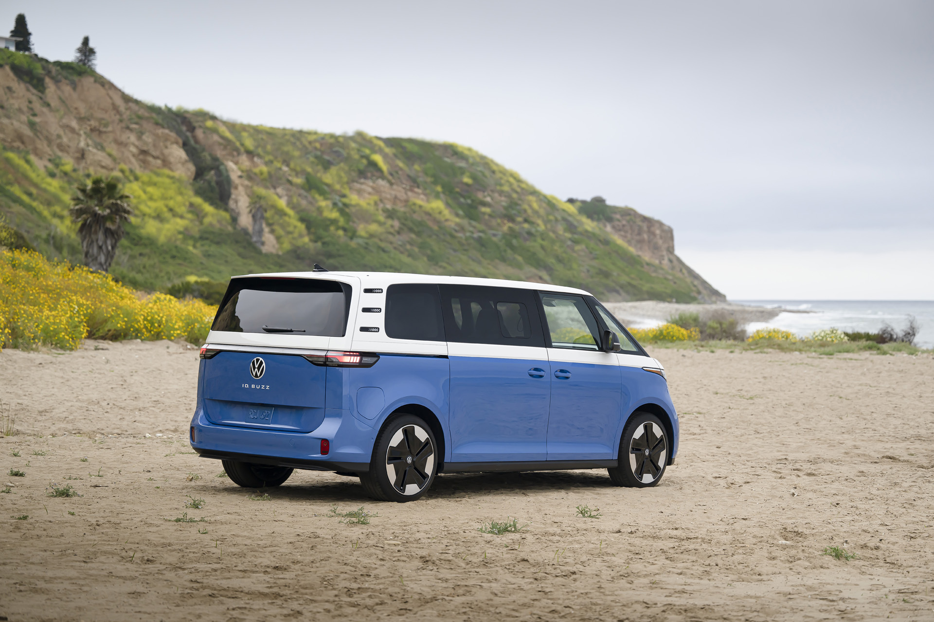 Toyota 3-row US-made EV, VW ID.Buzz US details, cheaper Kia EV6, Fisker ...