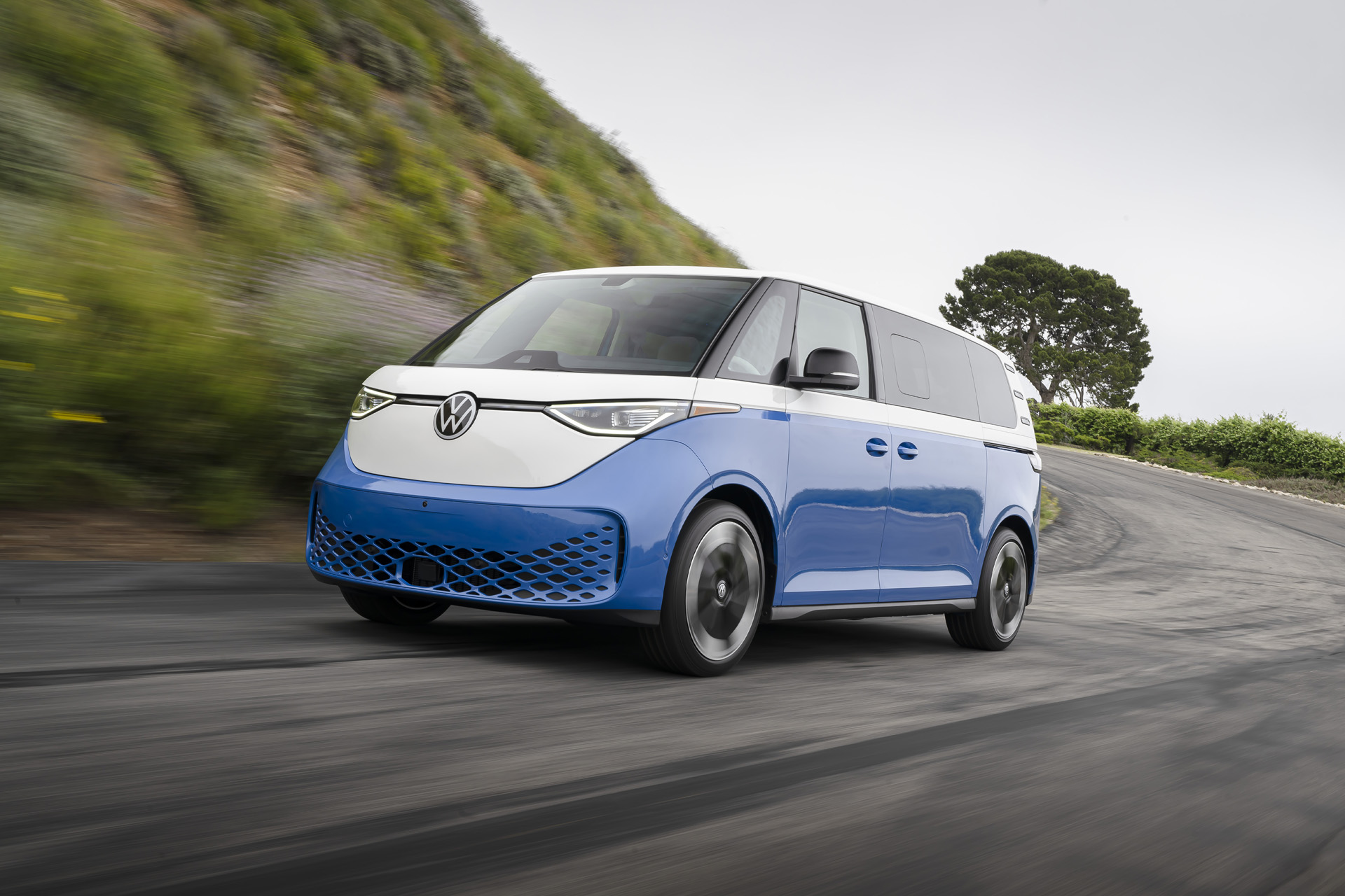 2025 VW ID.Buzz brings the Bus again to the US Motocourt