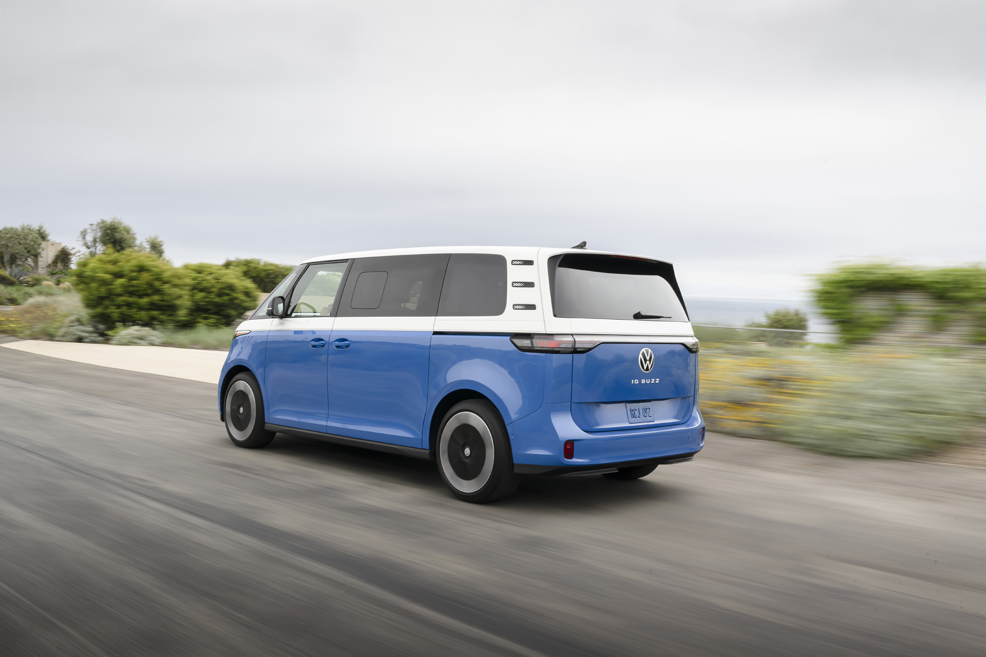 2025 VW ID.Buzz electrical van will get 3 rows, AWD in US model