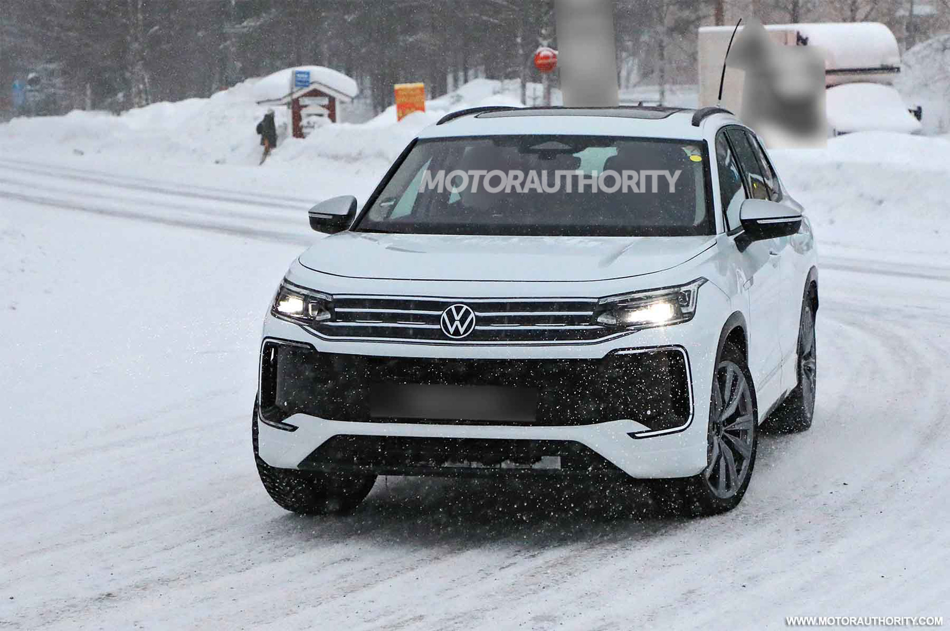2025 VW Tayron caught on video, may hint at new Tiguan for US Auto Recent