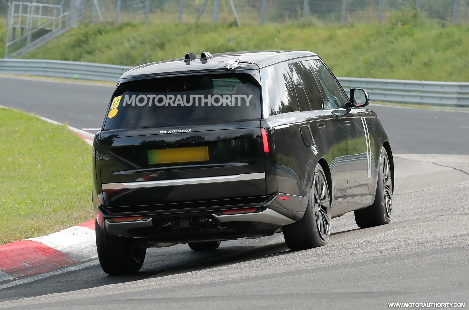 2026 Range Rover Electric spy shots - Photo via Baldauf