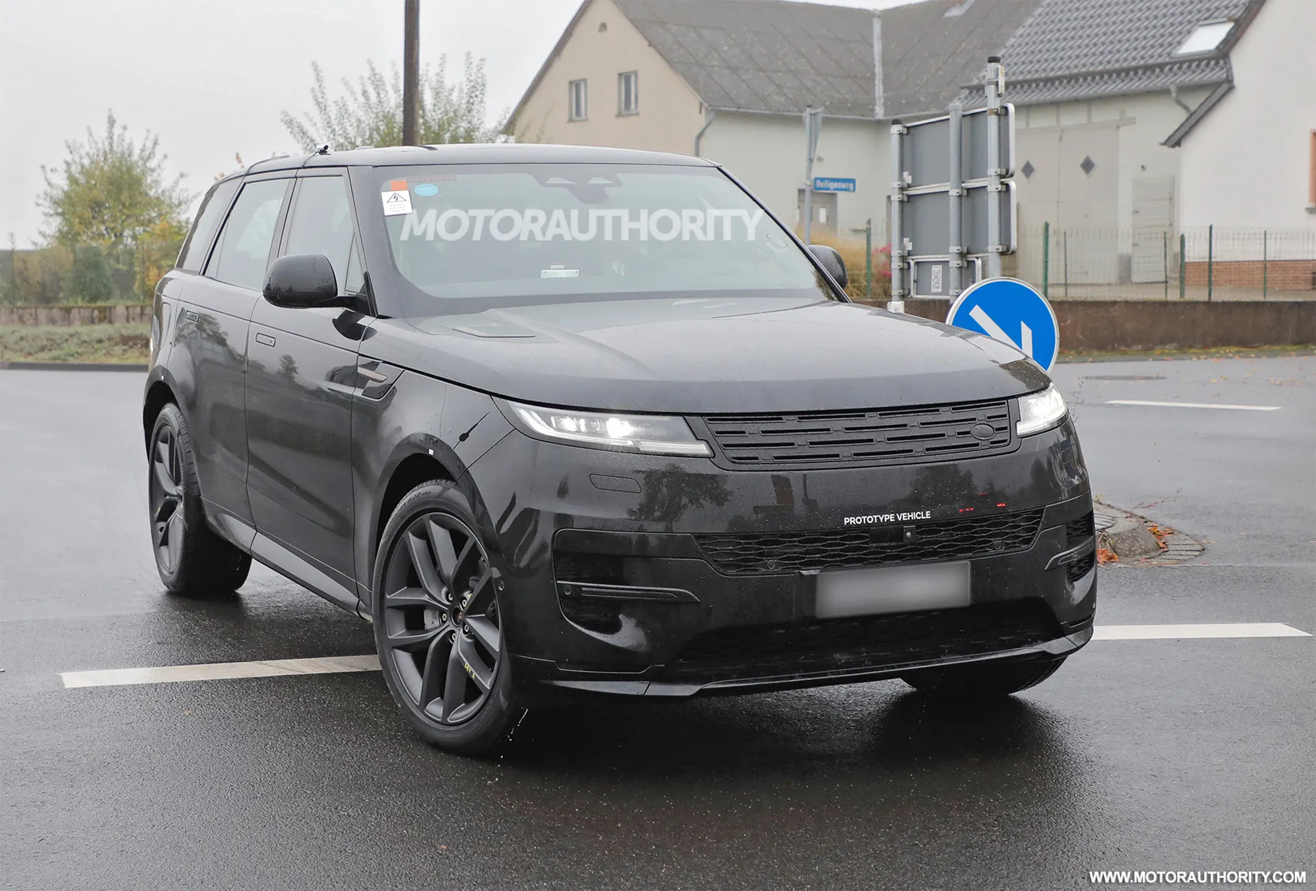 2026 Range Rover Sport Electric spied with almost zero camouflage Auto Recent