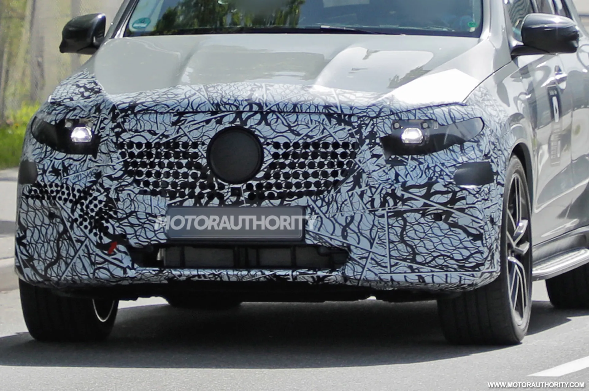 2027 Mercedes-Benz GLE-Class facelift spy shots - Photo credit: Baldauf