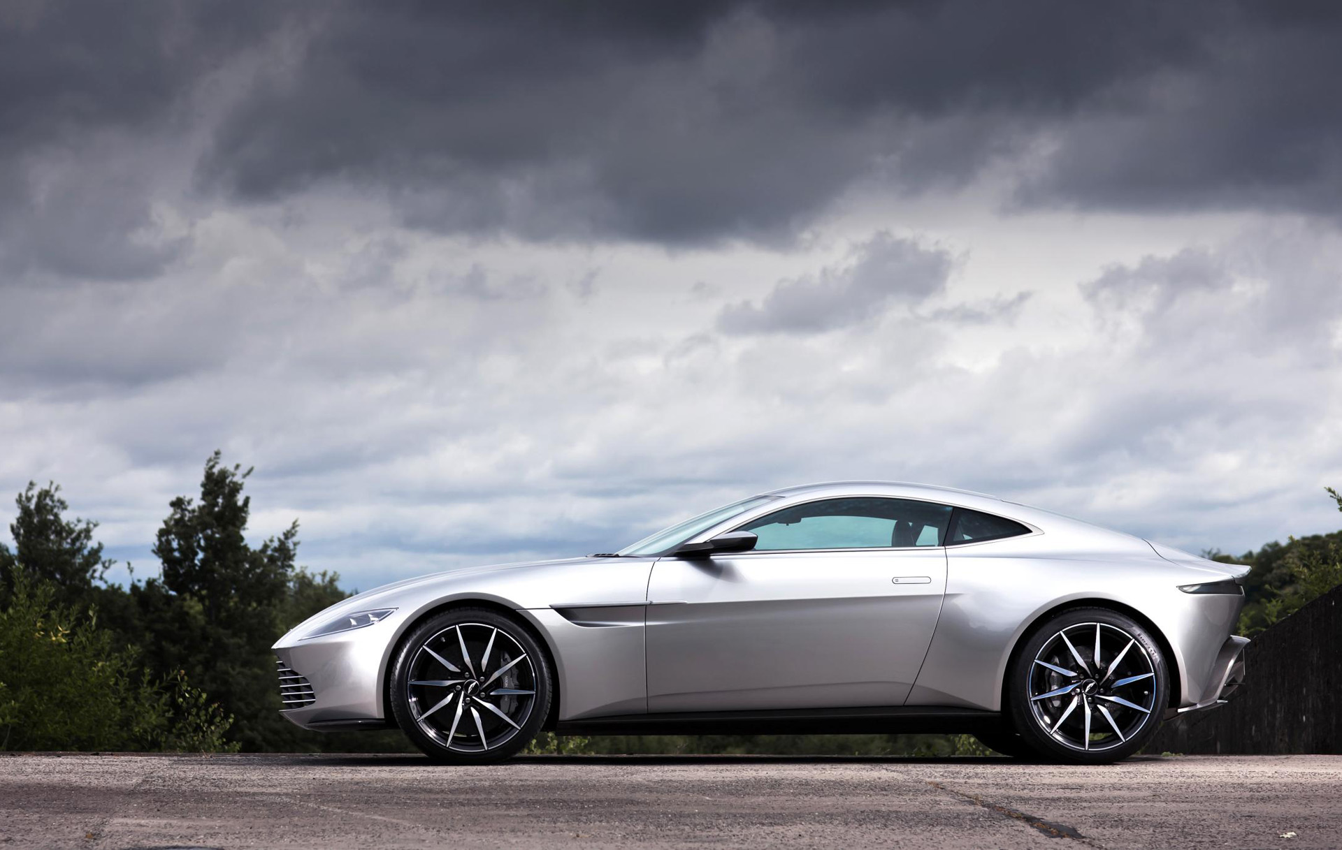 James Bond's Aston Martin DB10 was based off the 2019 Vantage