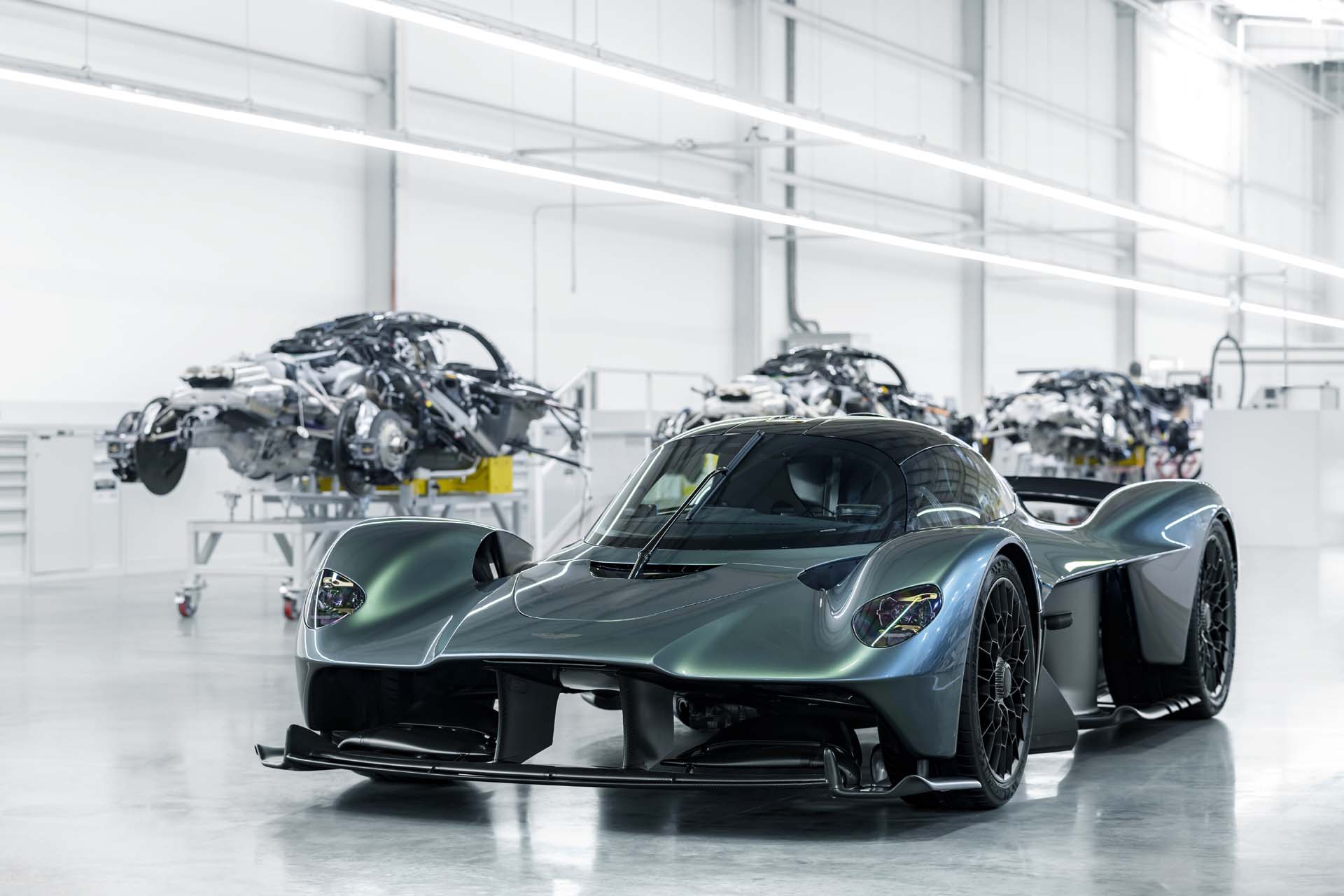 aston-martin-valkyrie-production-in-gayd