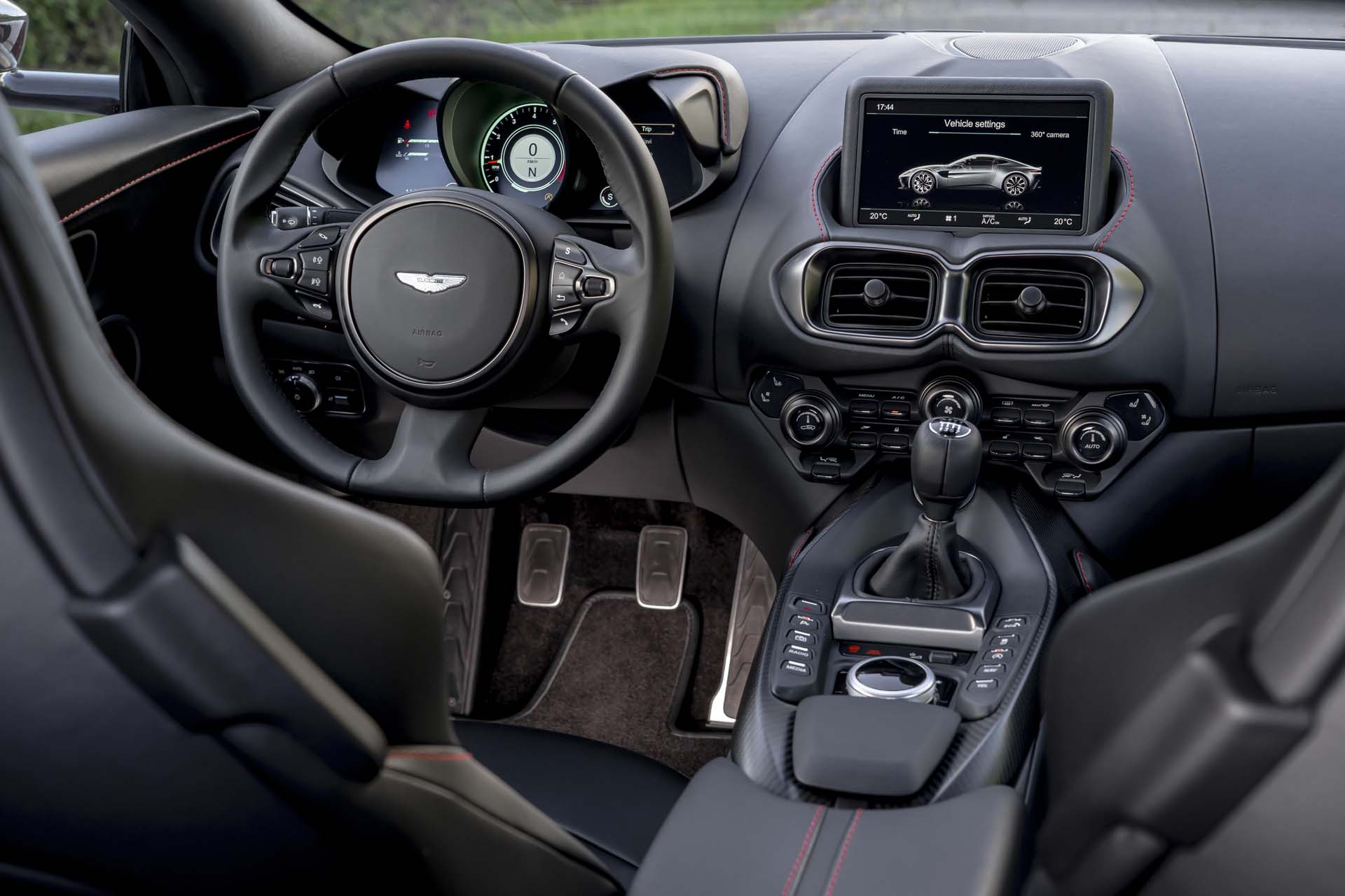 verzameling in het geheim Milieuactivist Aston Martin to phase out manual transmission by 2022