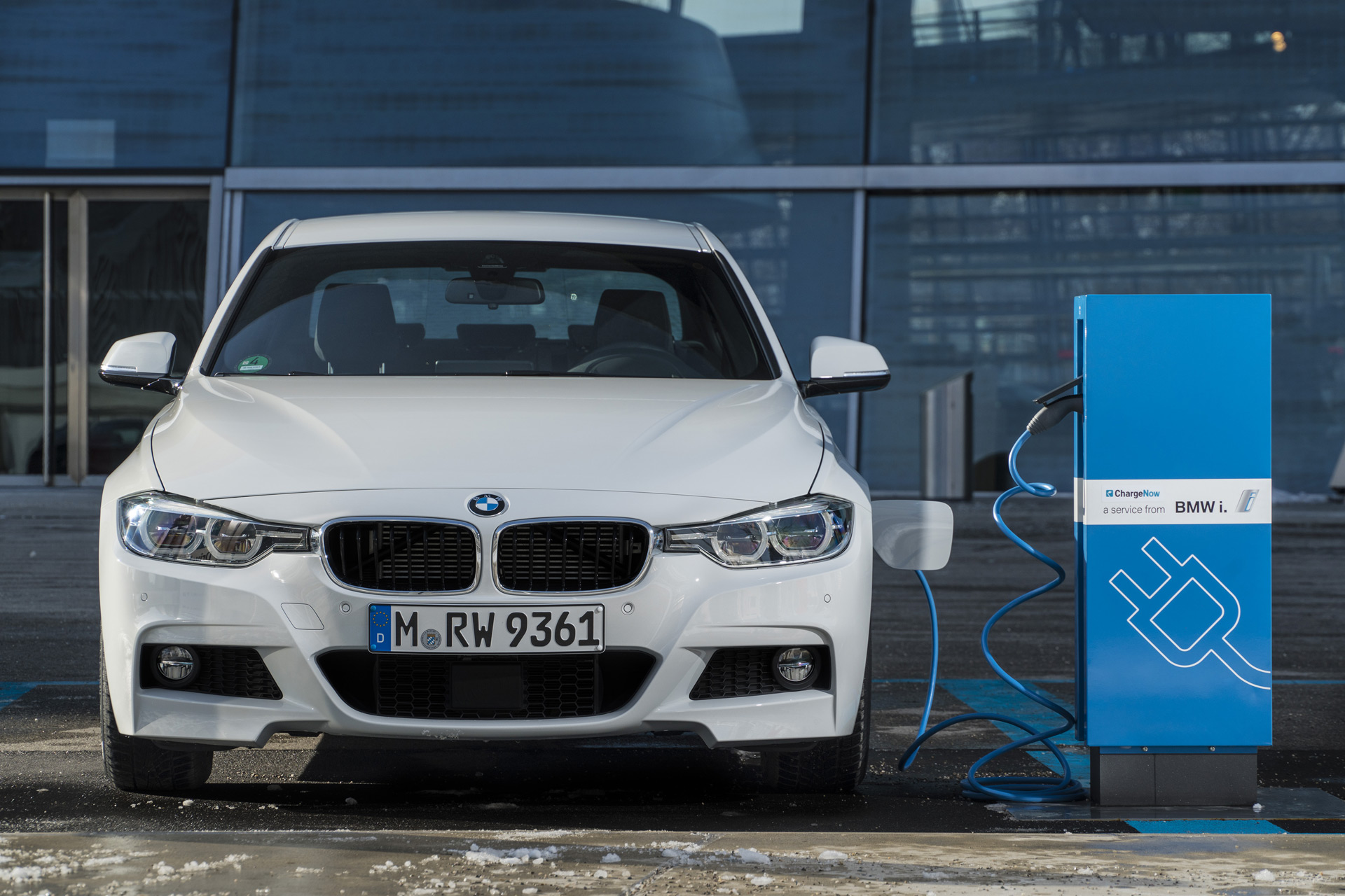 Kust Ijdelheid strategie 2017 BMW 330e plug-in hybrid U.S. specs, pricing confirmed