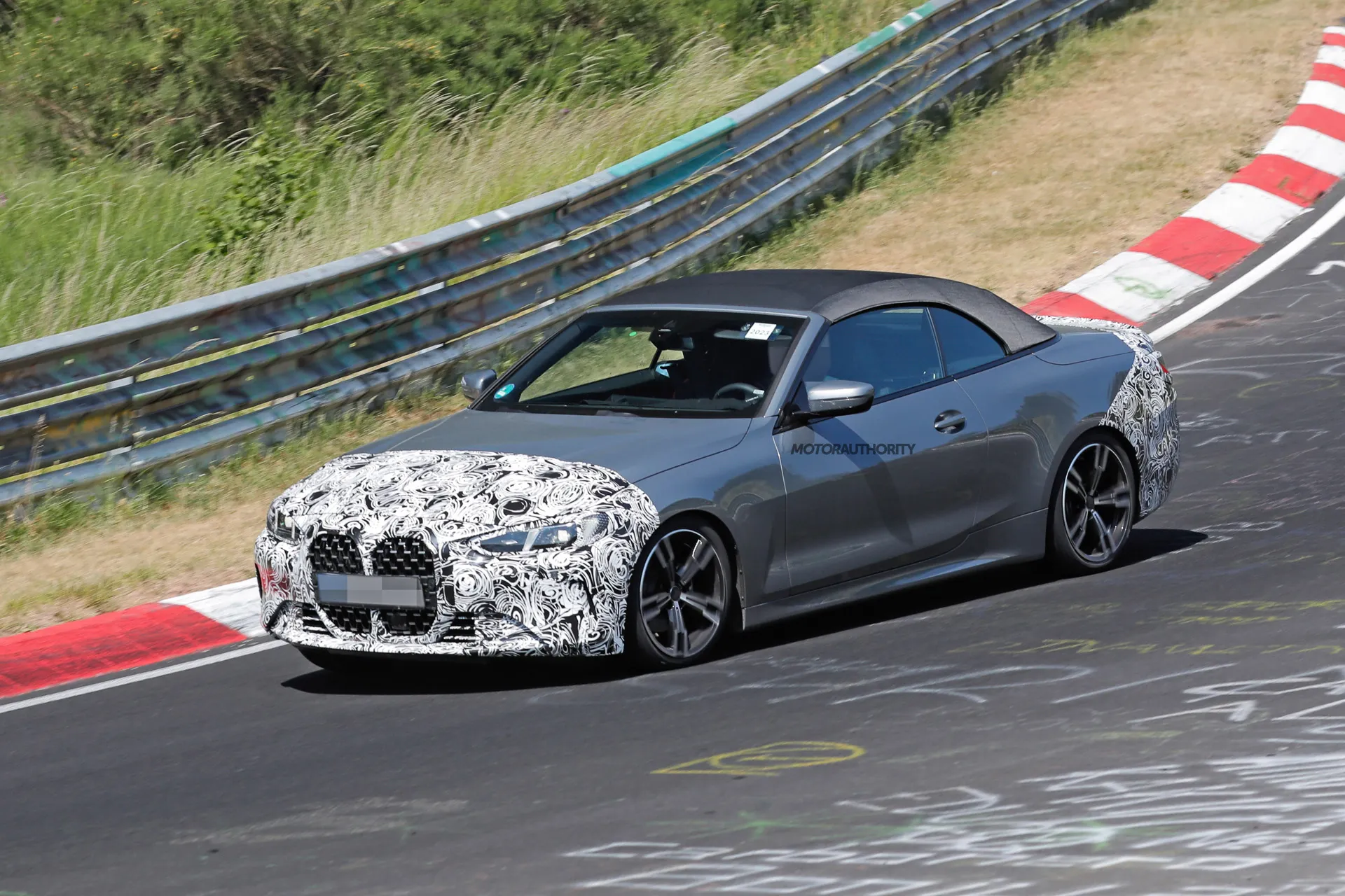 2025 BMW 4-Sequence Convertible spied with updates - offroadingblog.com