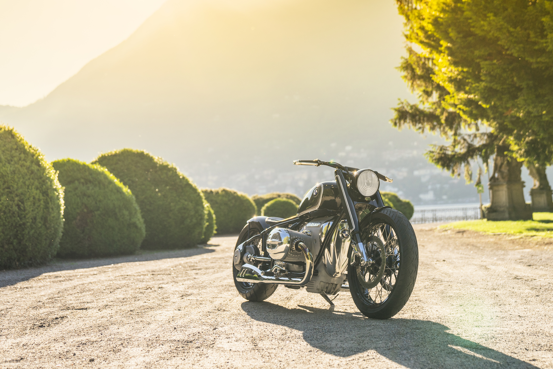 BMW Motorrad R18 concept marries form and function with retro and ...