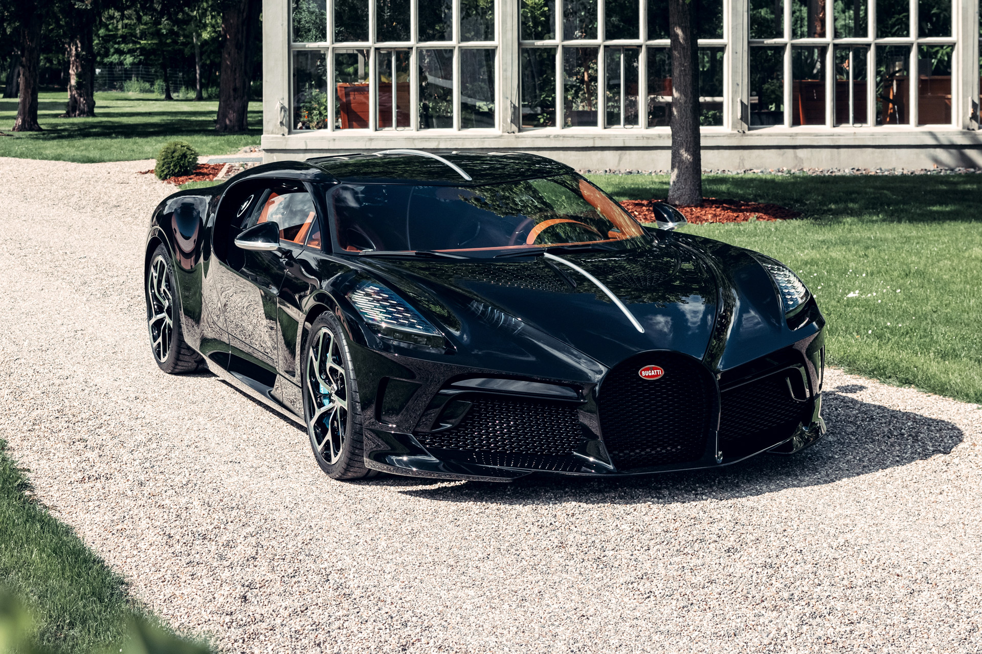 1-of-1 Bugatti La Voiture Noire finally ready for delivery