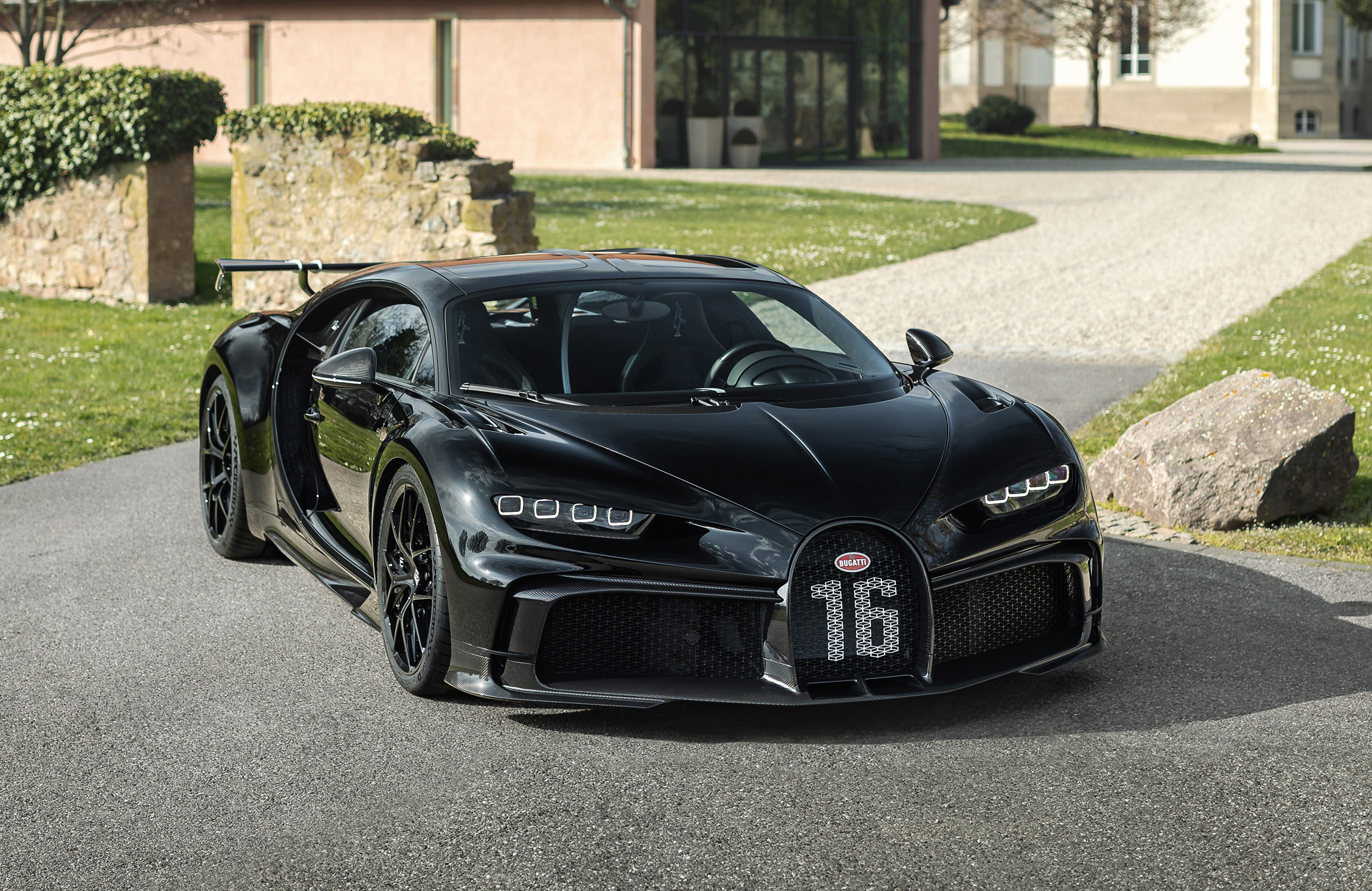 Bugatti black. Бугатти ЧИРОН черный. Bugatti Chiron super Sport 2021 черный. Bugatti Chiron Sport Black. Bugatti Chiron Sport noire.