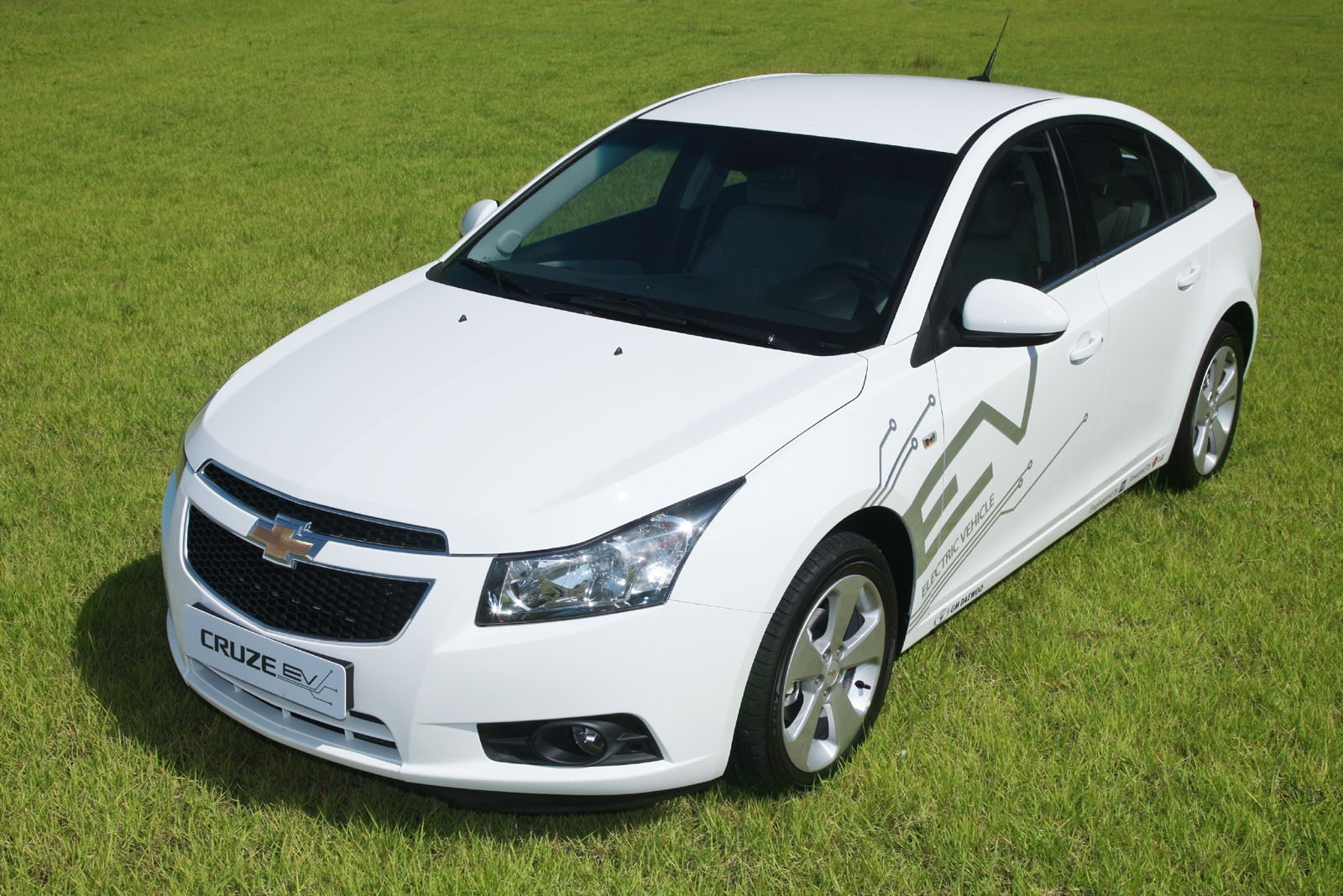 GM To Test 100Mile Chevrolet Cruze Electric Car in S Korea
