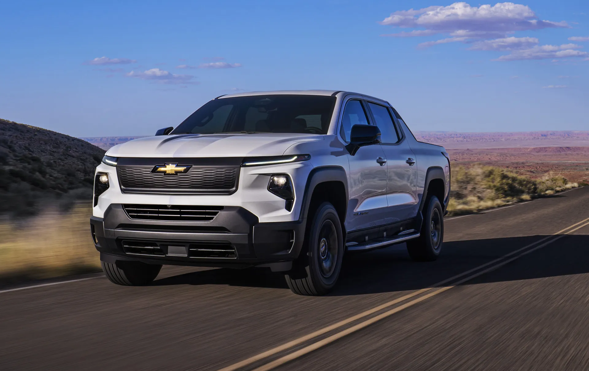Chevrolet Silverado EV rated at 450 miles of range in work truck form
