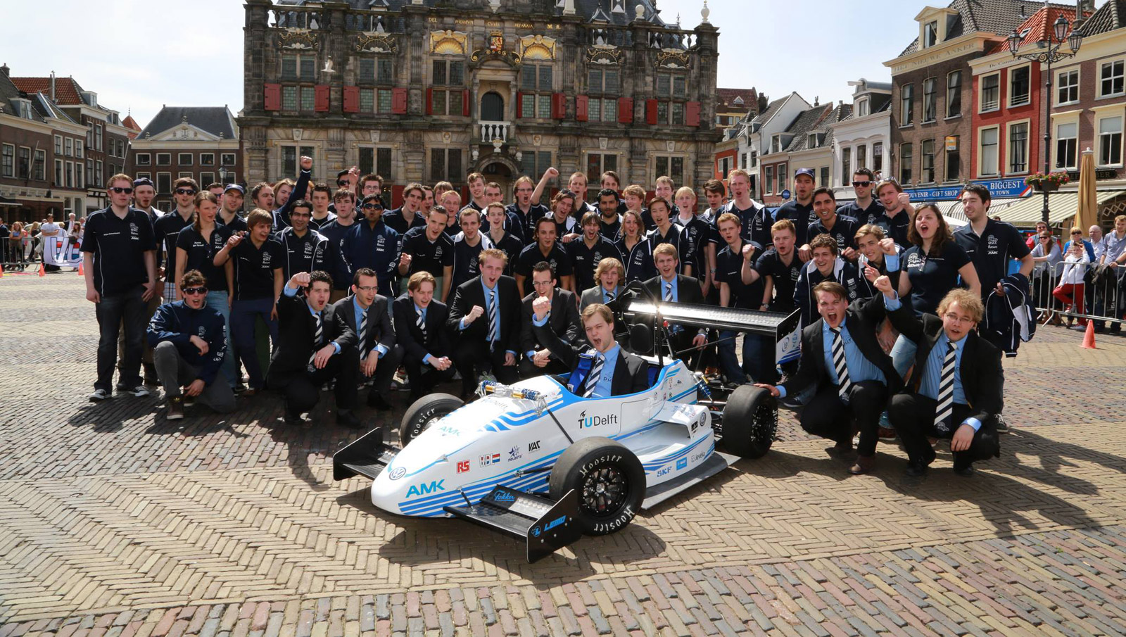 Dutch Students Smash The Electric Car 060 Record