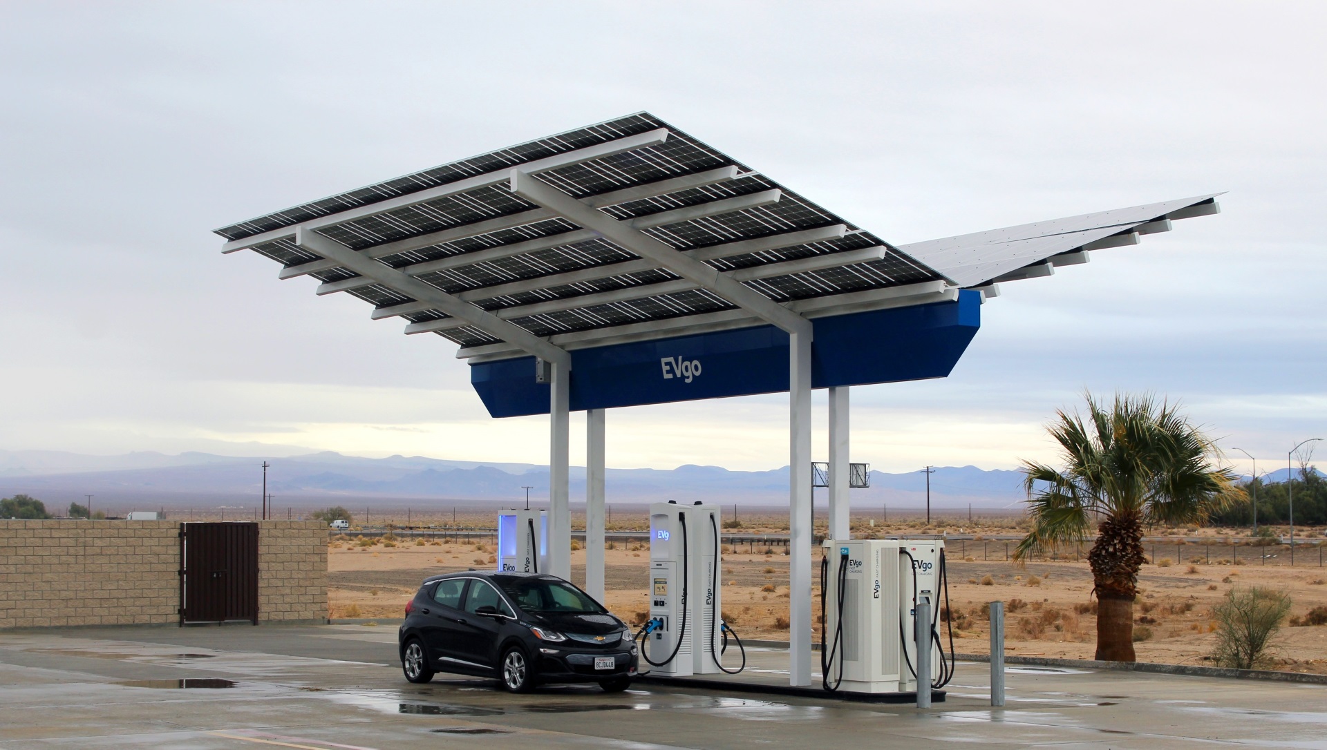 EVgo launches first public 350kw fast charger