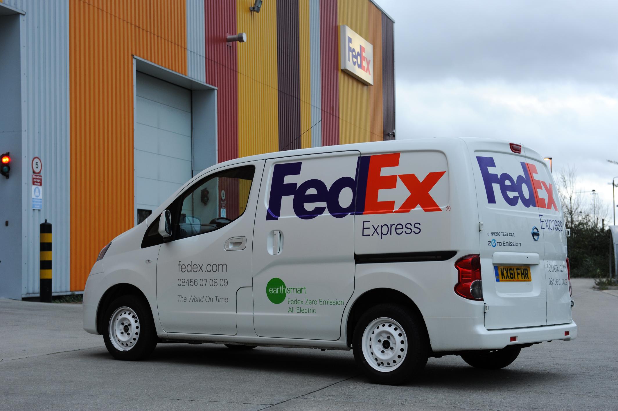 2000 FEDEX Truck