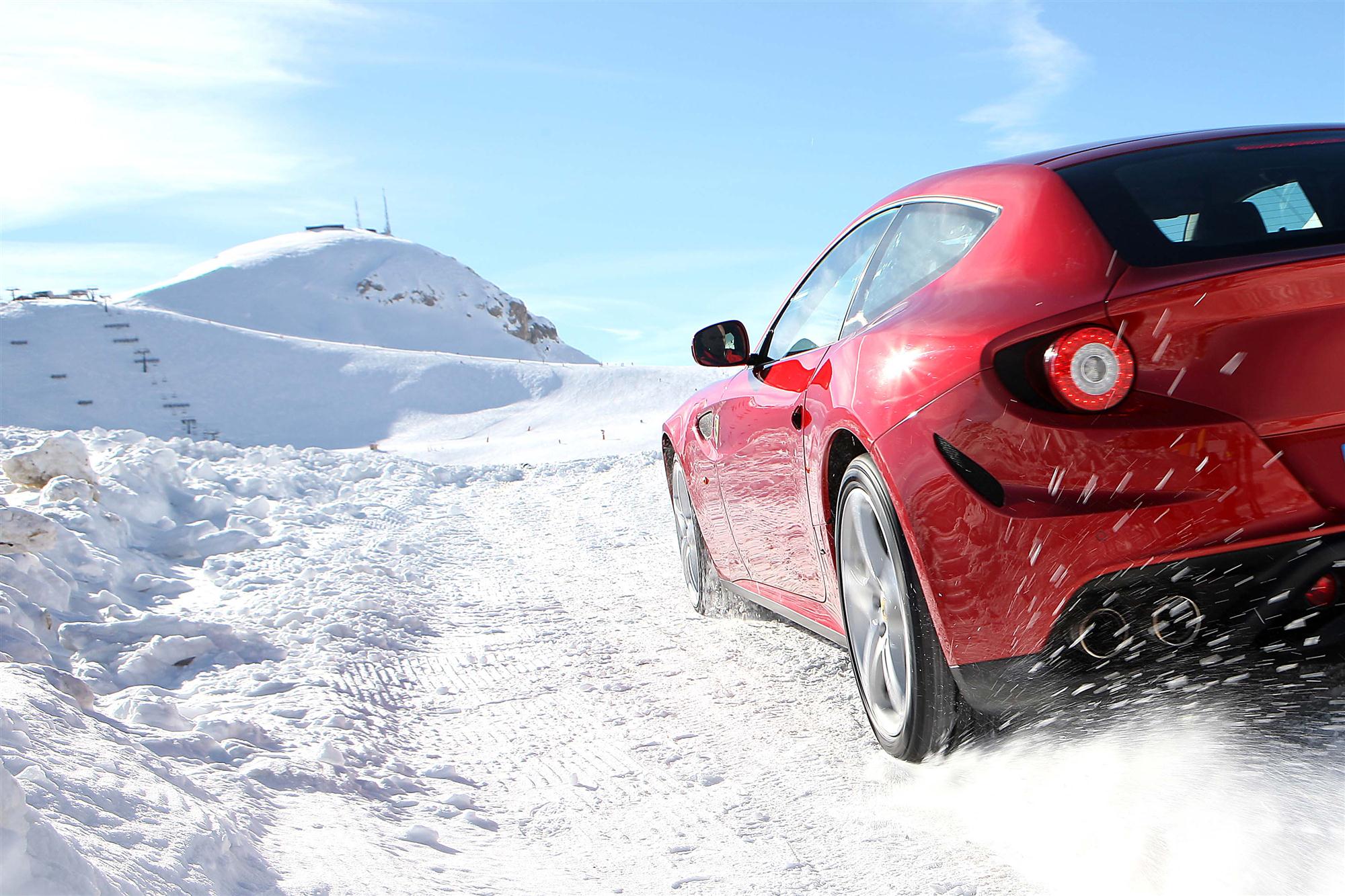 Video: Ferrari FF Four-Wheel Drive System Explained